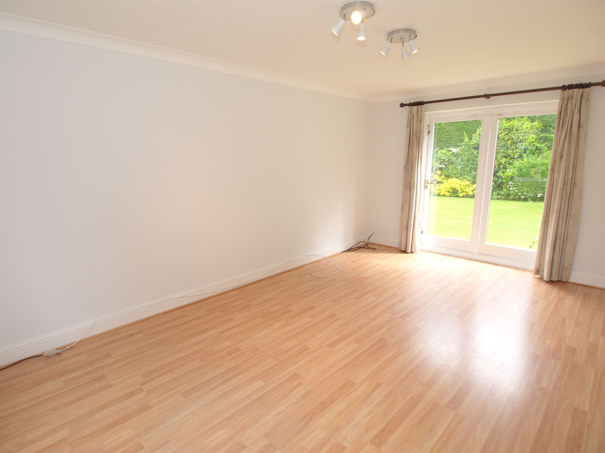 5 bedroom detached house Sold in Sevenoaks - Photograph 17