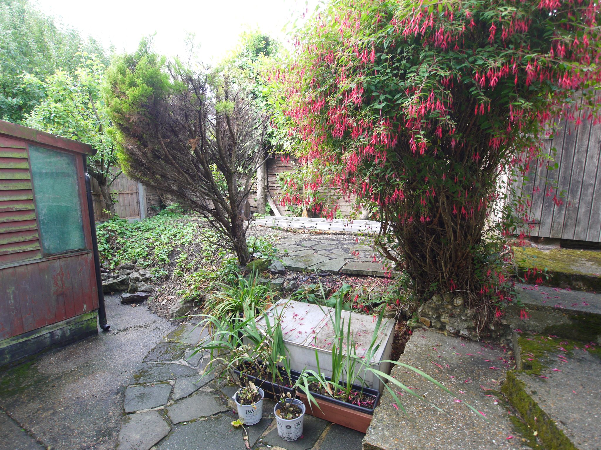 3 bedroom end terraced house For Sale in Stansted - Photograph 2