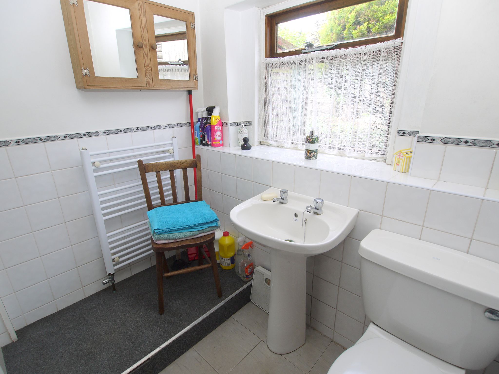 3 bedroom end terraced house For Sale in Stansted - Photograph 8