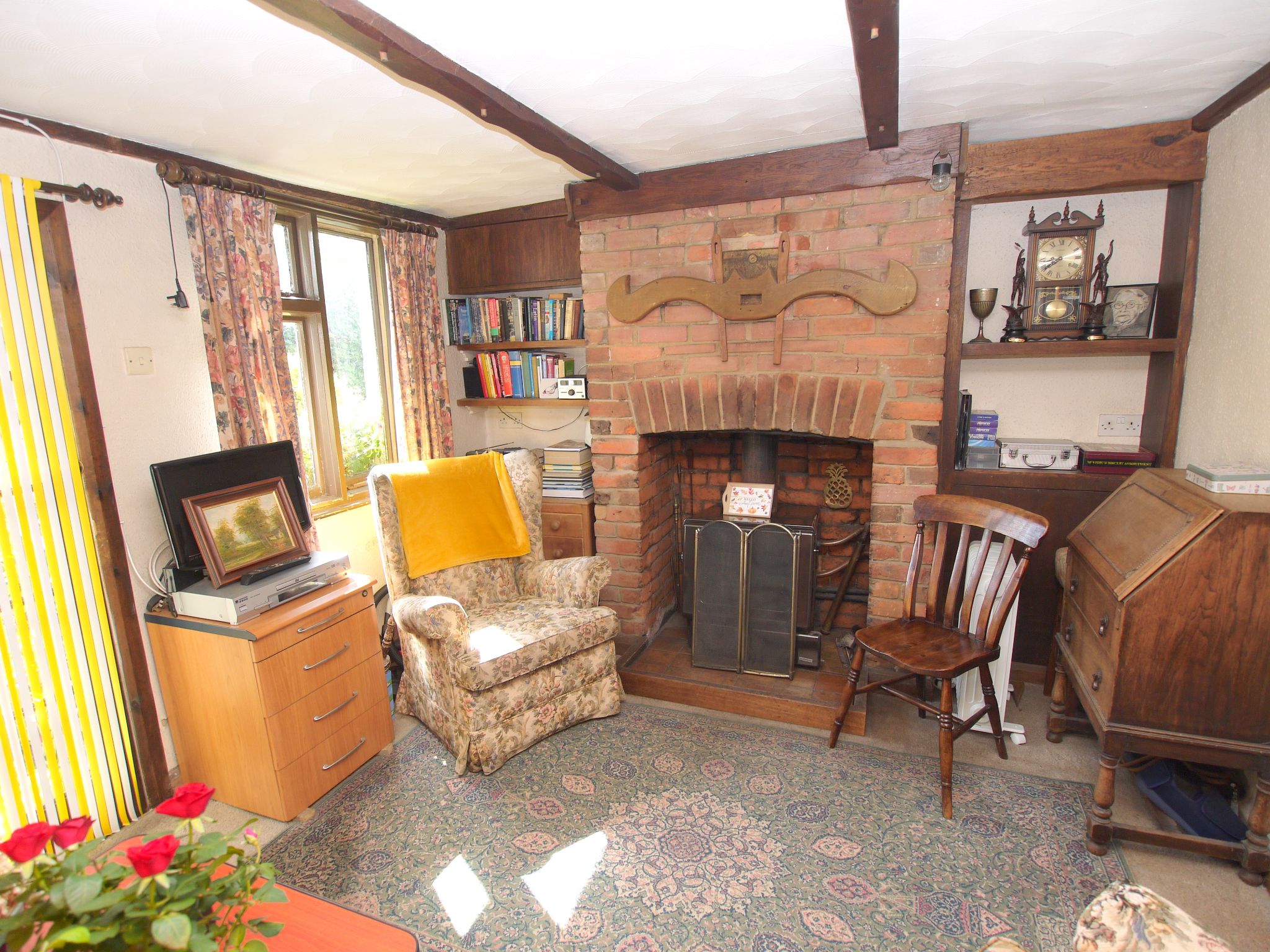 3 bedroom end terraced house For Sale in Stansted - Photograph 11