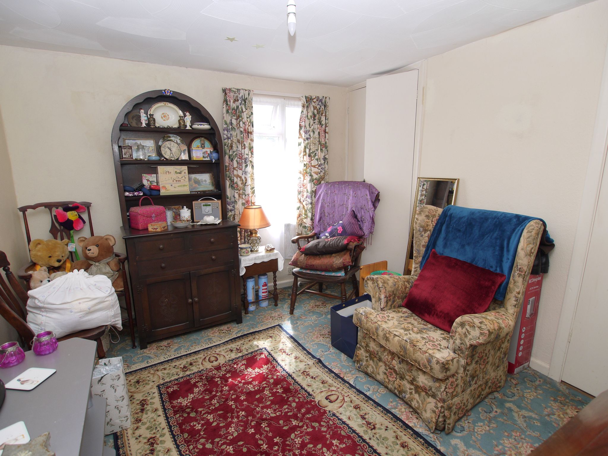 3 bedroom end terraced house For Sale in Stansted - Photograph 6