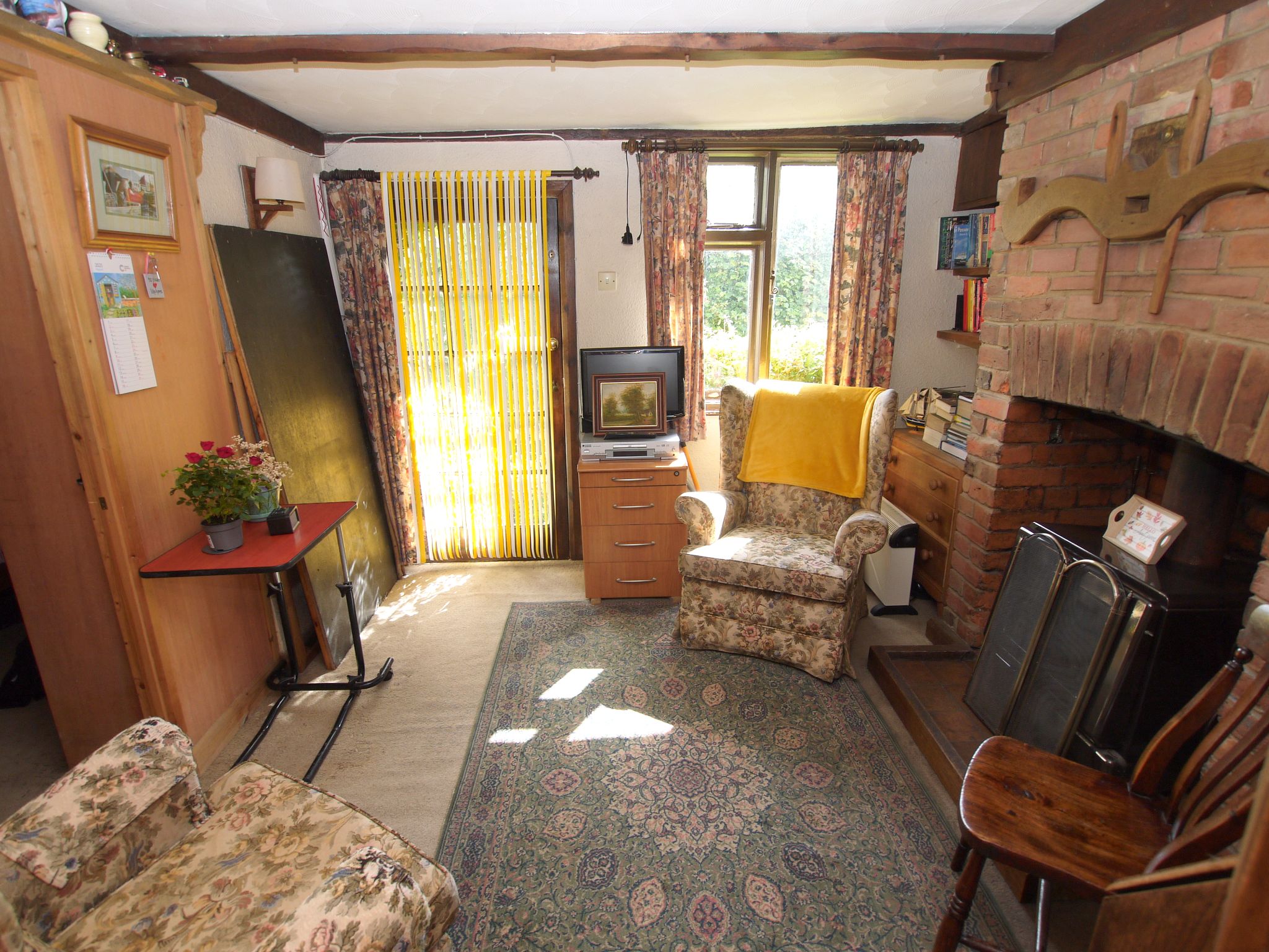 3 bedroom end terraced house For Sale in Stansted - Photograph 10