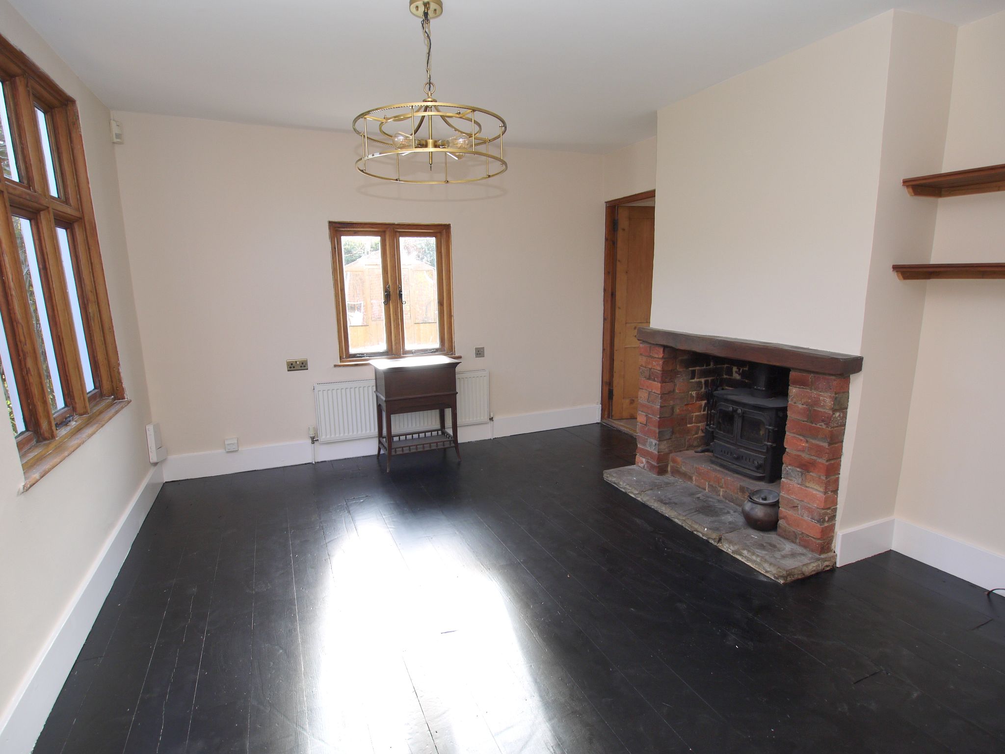 3 bedroom detached house For Sale in Leigh - Photograph 2