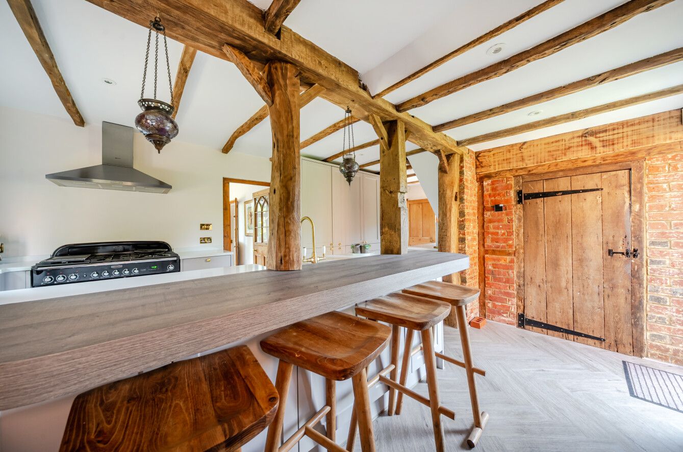 3 bedroom detached house For Sale in Leigh - Photograph 10