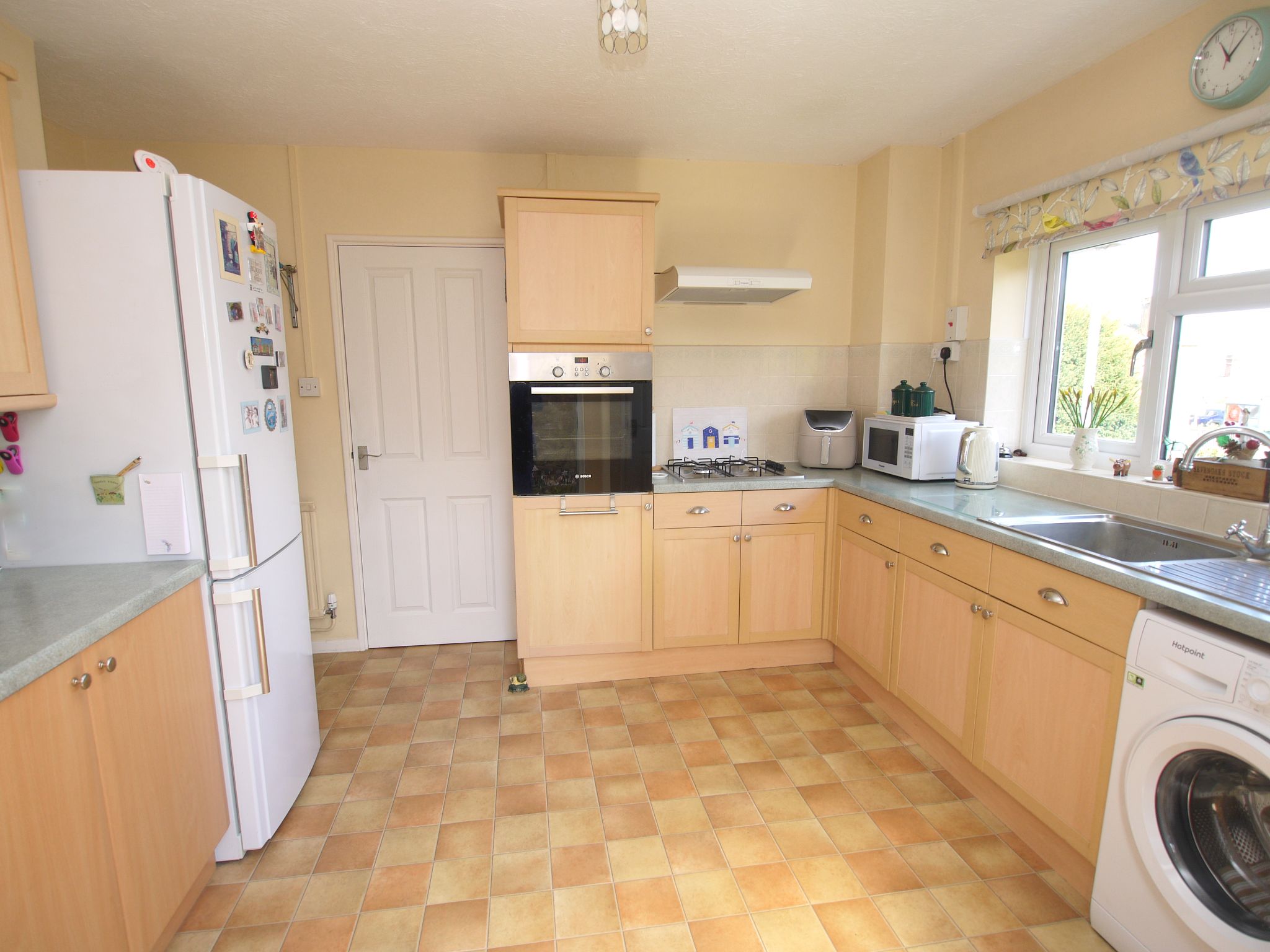 3 bedroom semi-detached house For Sale in Sevenoaks - Property photograph