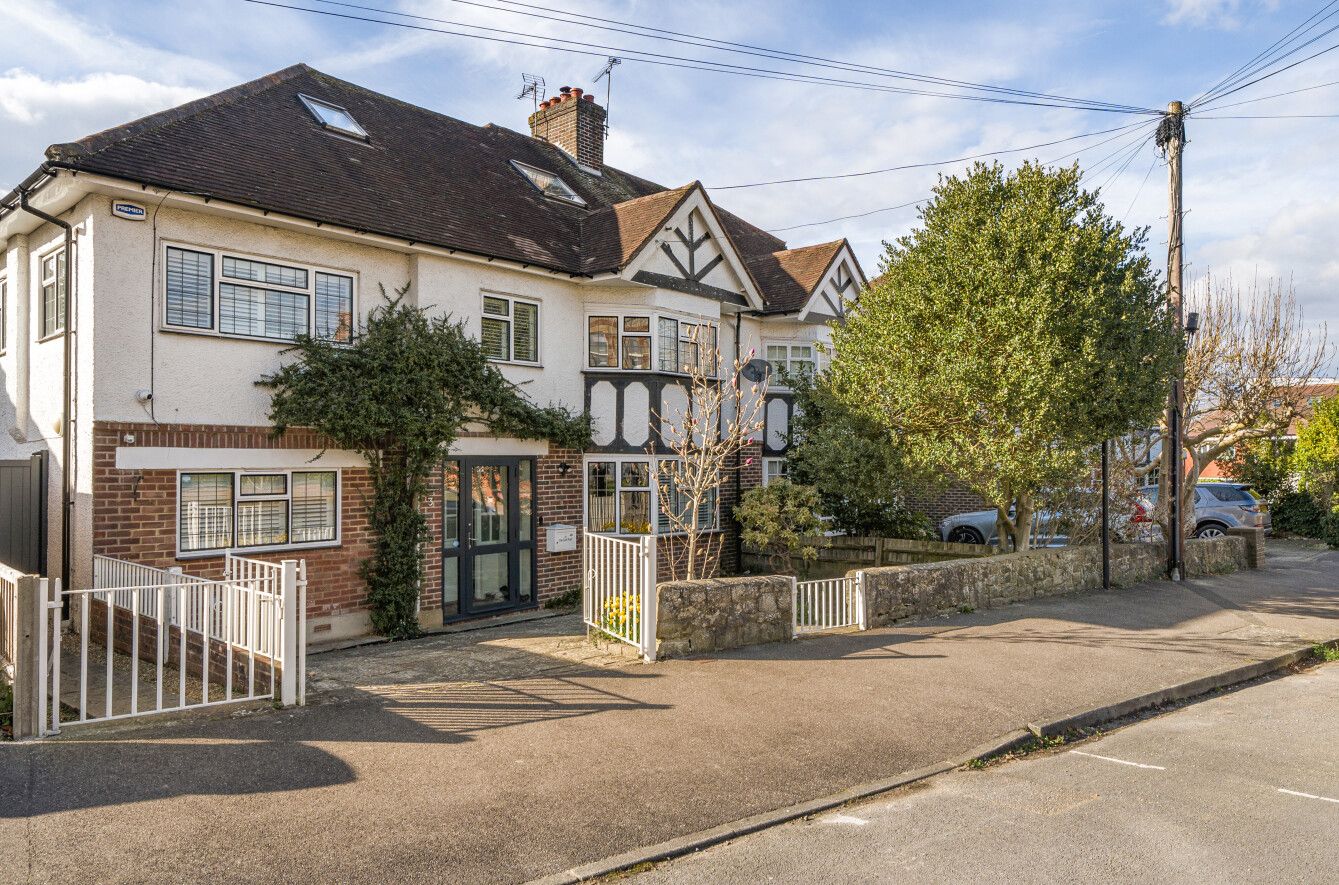 5 bedroom semi-detached house For Sale in Sevenoaks - Property photograph