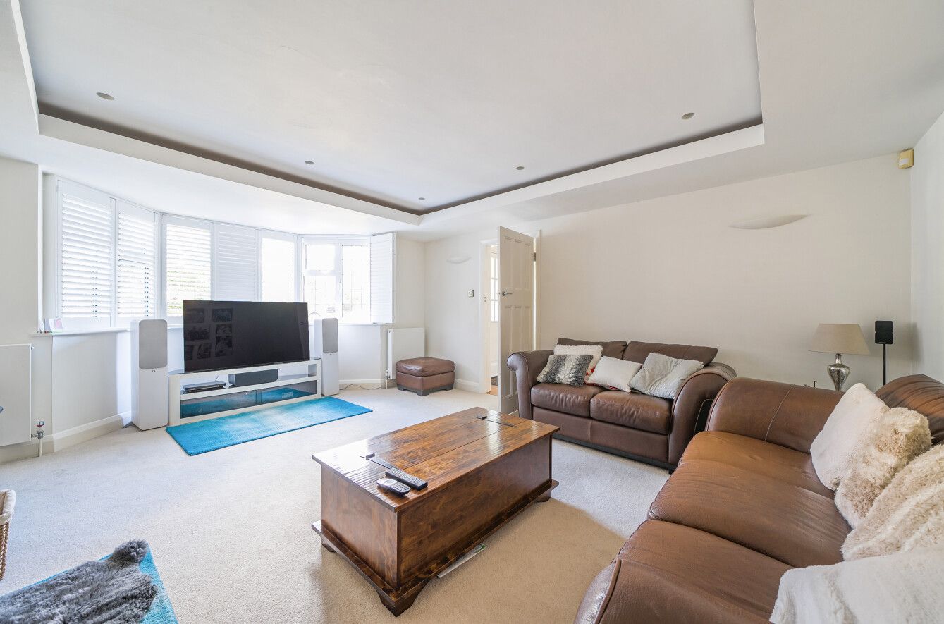 5 bedroom semi-detached house For Sale in Sevenoaks - Property photograph