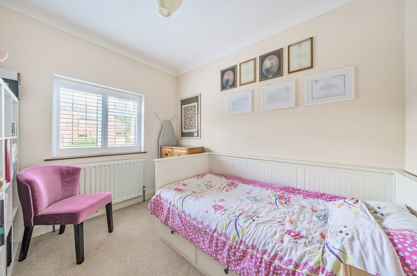 5 bedroom semi-detached house For Sale in Sevenoaks - Photograph 8