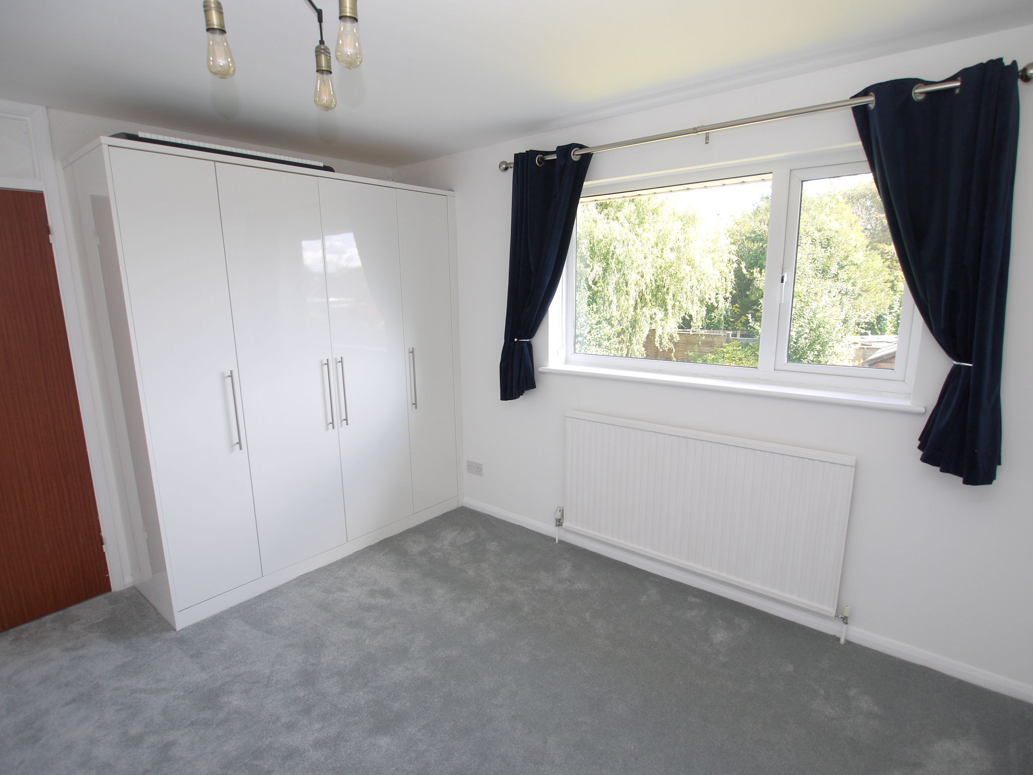 3 bedroom semi-detached house For Sale in Sevenoaks - Photograph 4