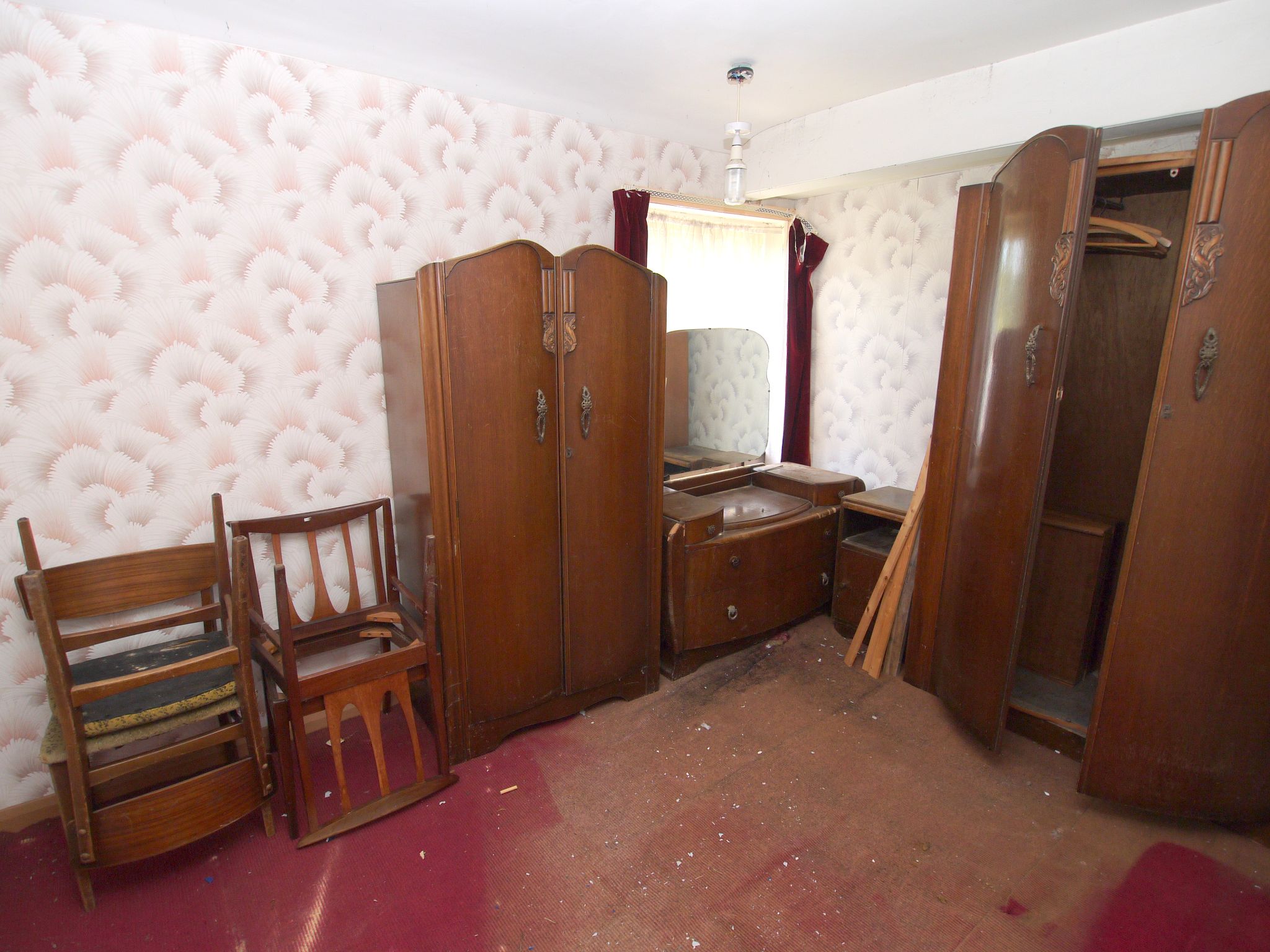 3 bedroom mid terraced house For Sale in Shoreham - Photograph 3