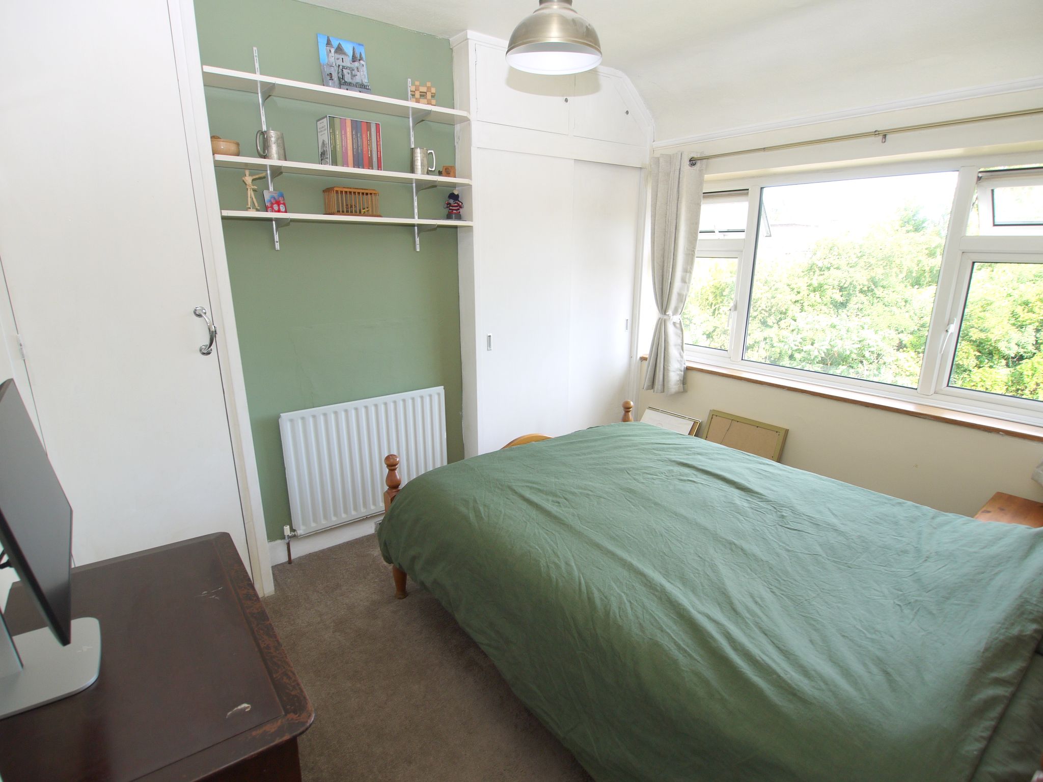 3 bedroom mid terraced house To Let in Sevenoaks - Photograph 2