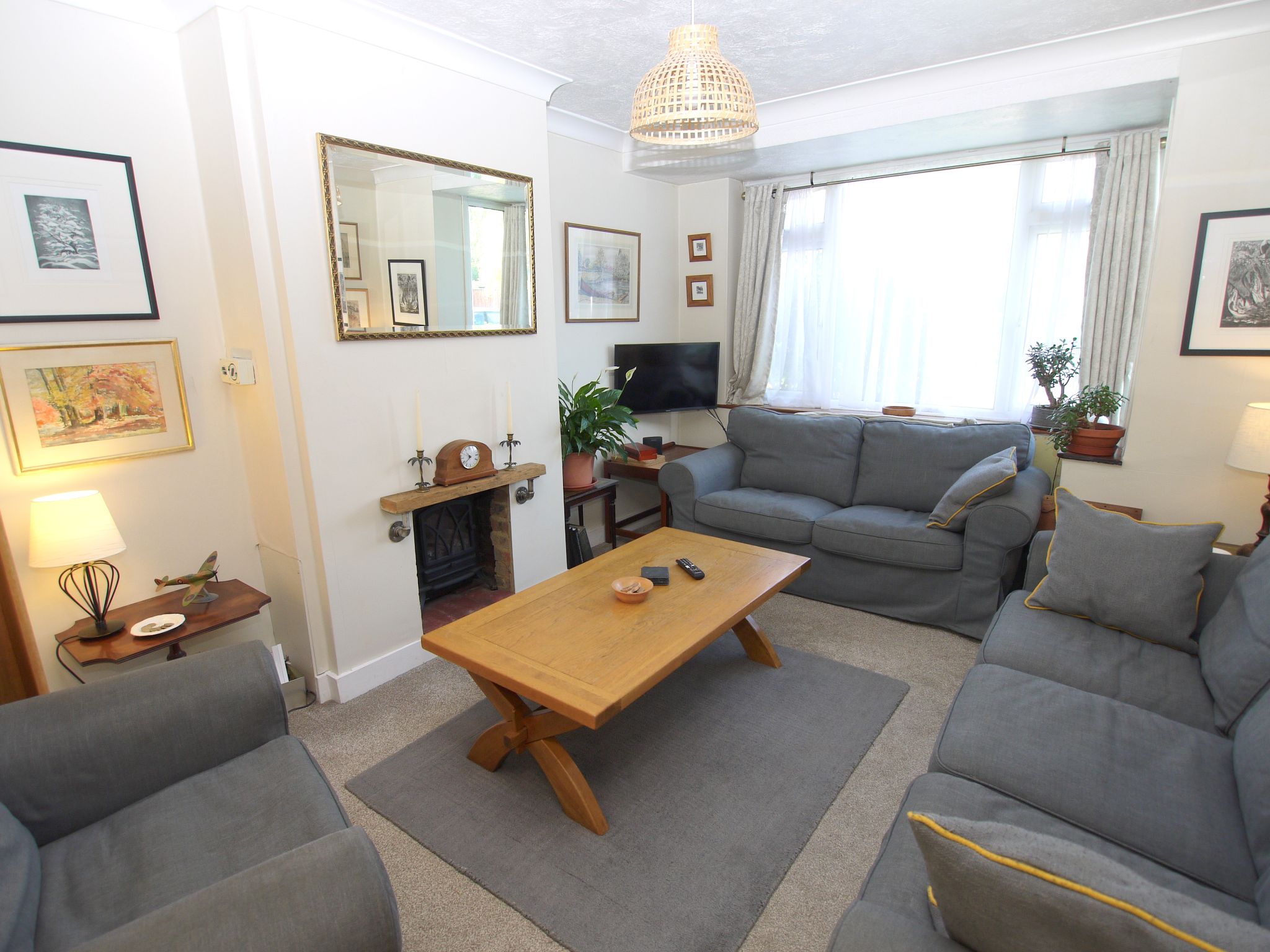 3 bedroom mid terraced house To Let in Sevenoaks - Property photograph