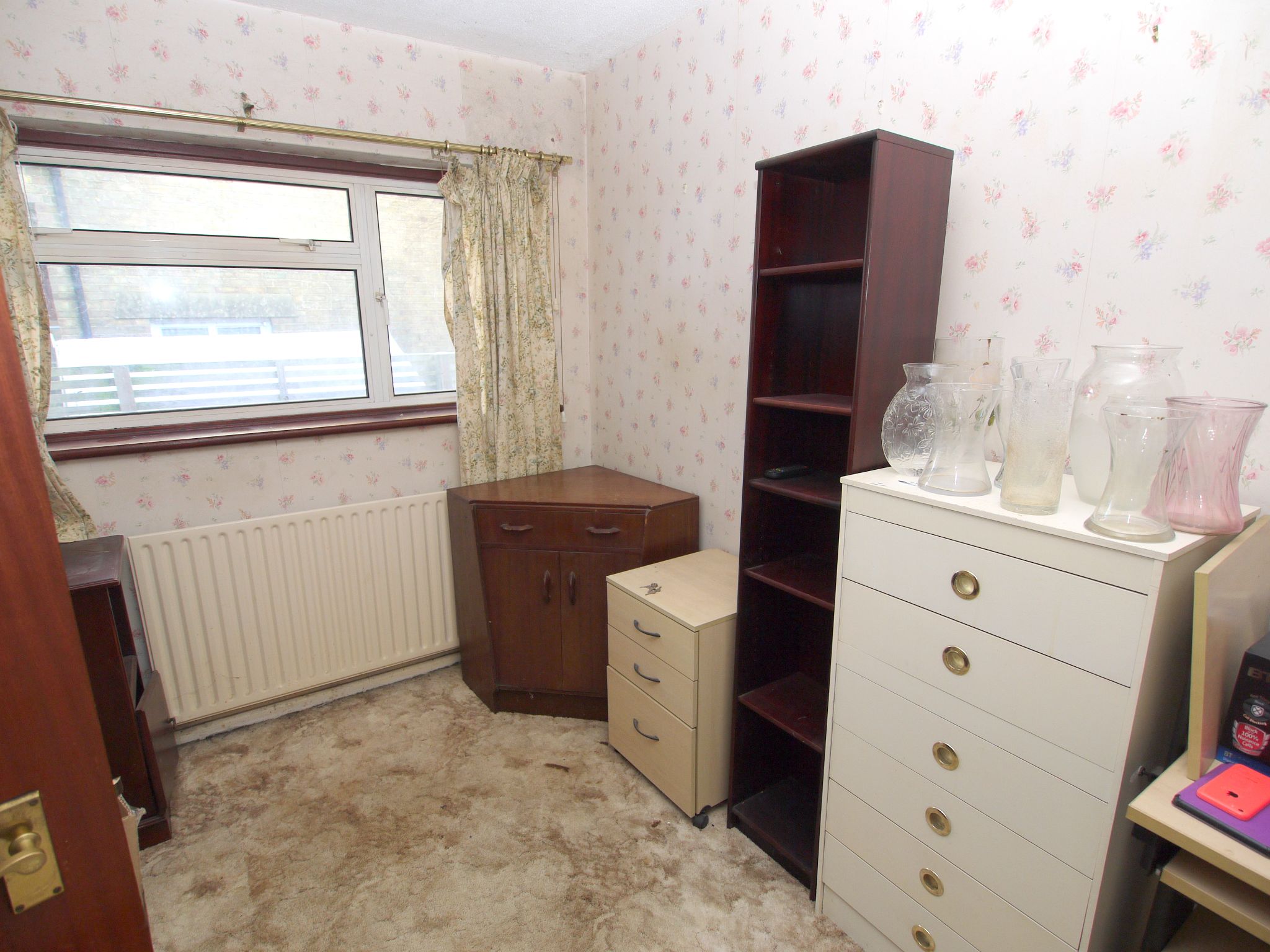 3 bedroom detached bungalow For Sale in Sevenoaks - Photograph 4