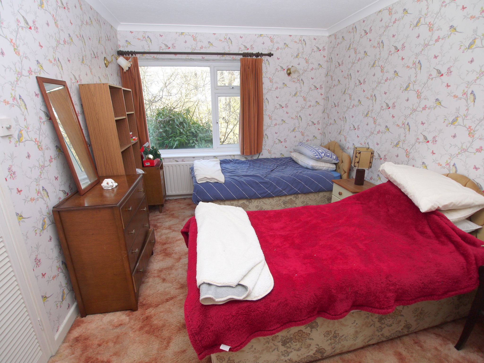 3 bedroom detached bungalow For Sale in Sevenoaks - Photograph 5