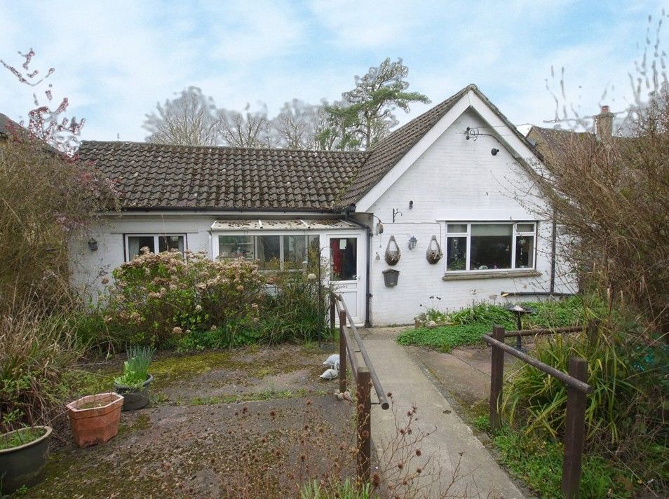 3 bedroom detached bungalow Sale Agreed in Sevenoaks - Photograph 1