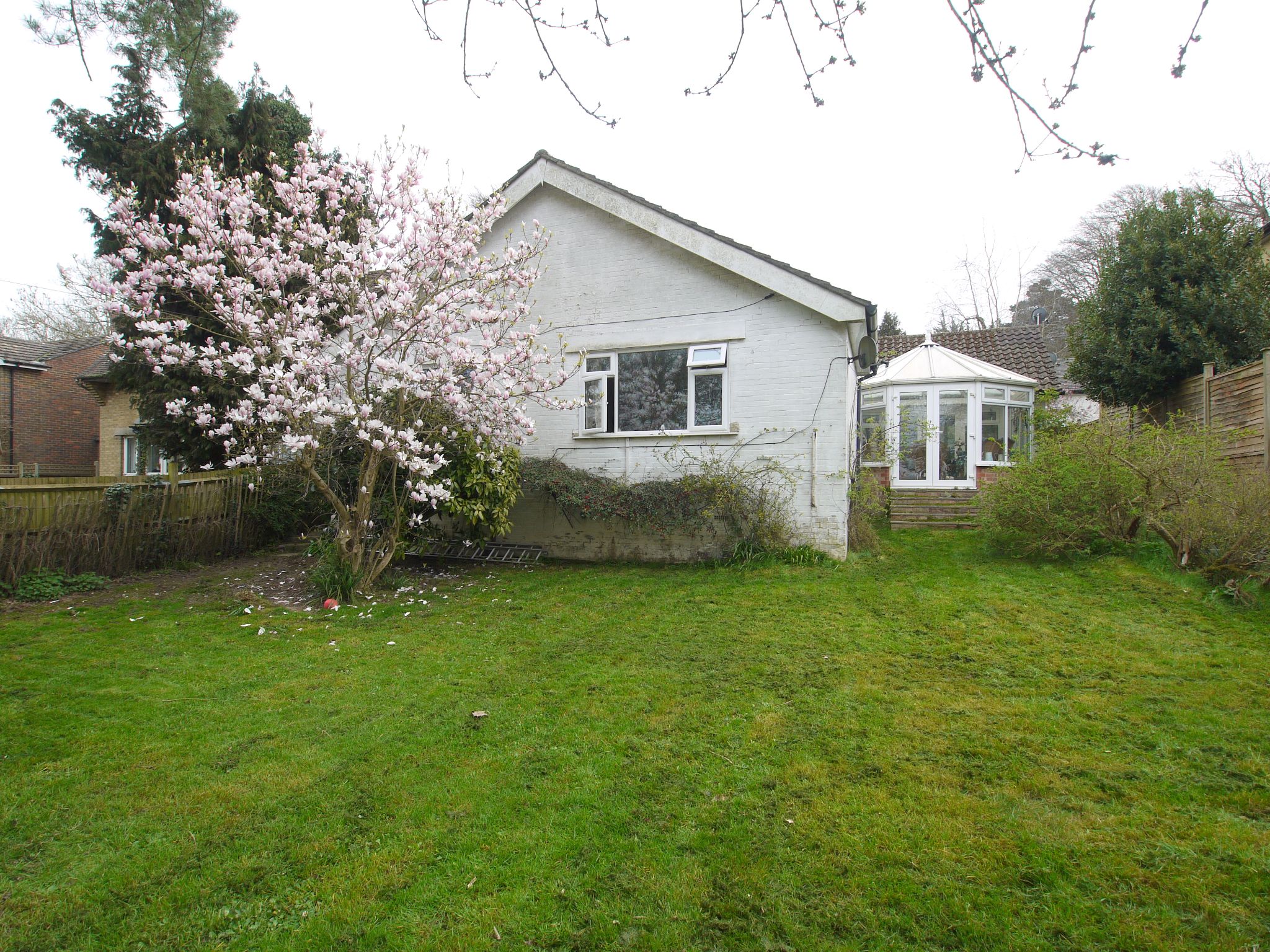 3 bedroom detached bungalow Sale Agreed in Sevenoaks - Photograph 12