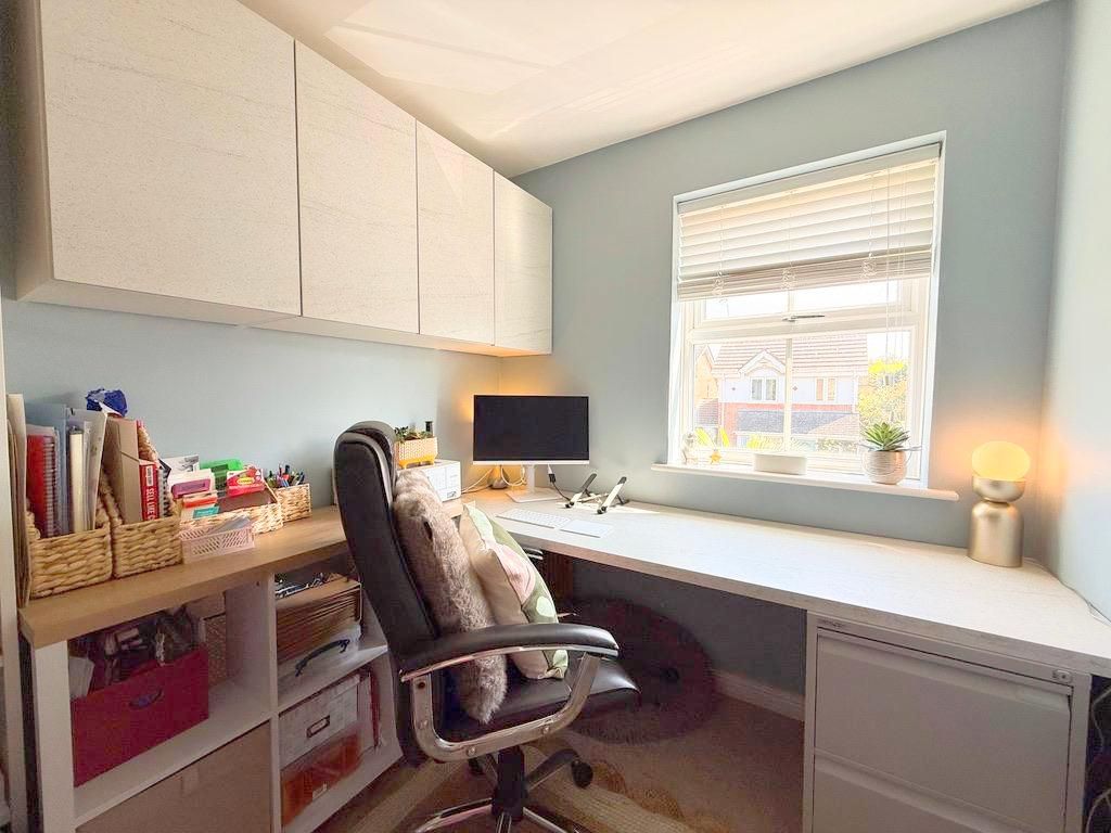 4 bedroom town house For Sale in Sevenoaks - Photograph 9