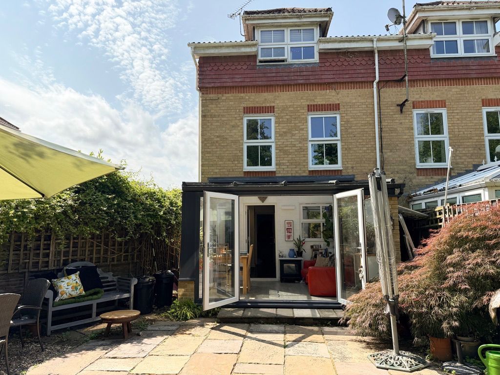 4 bedroom town house For Sale in Sevenoaks - Photograph 22