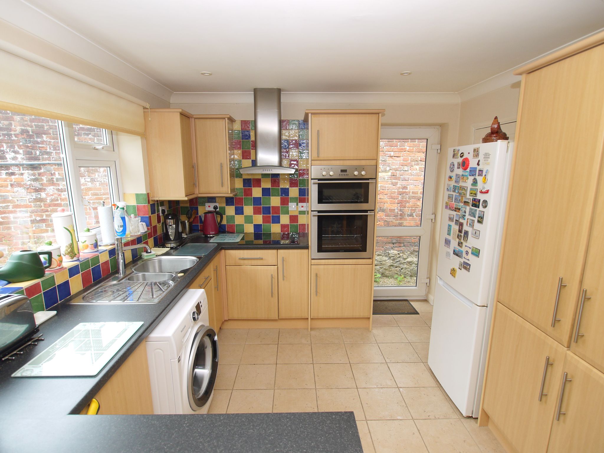 2 bedroom semi-detached bungalow For Sale in Westerham - Property photograph