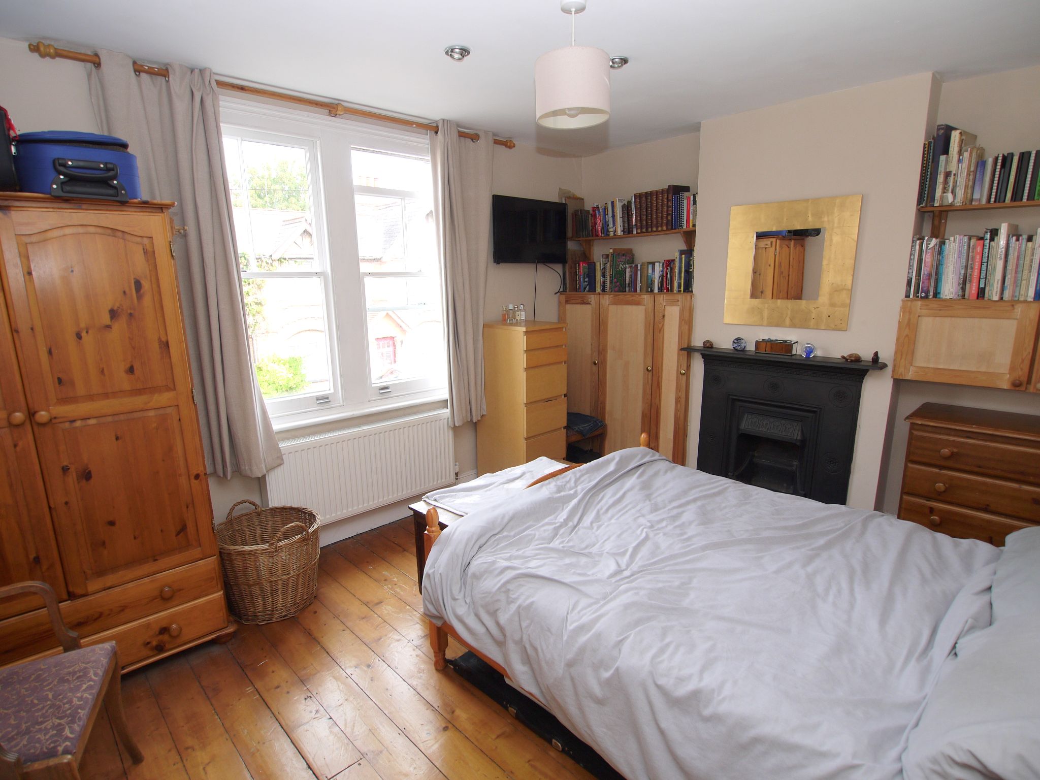 4 bedroom semi-detached house For Sale in Sevenoaks - Photograph 9