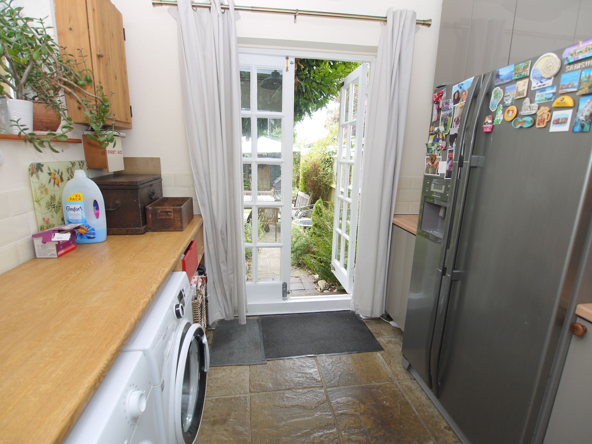 4 bedroom semi-detached house For Sale in Sevenoaks - Photograph 4