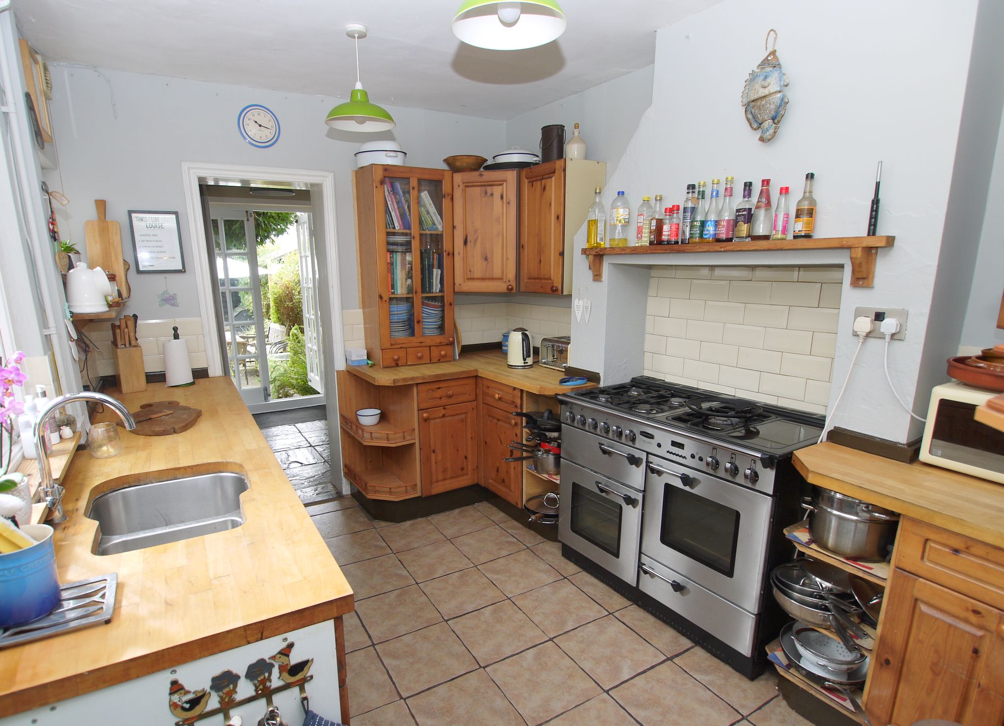 4 bedroom semi-detached house For Sale in Sevenoaks - Photograph 5