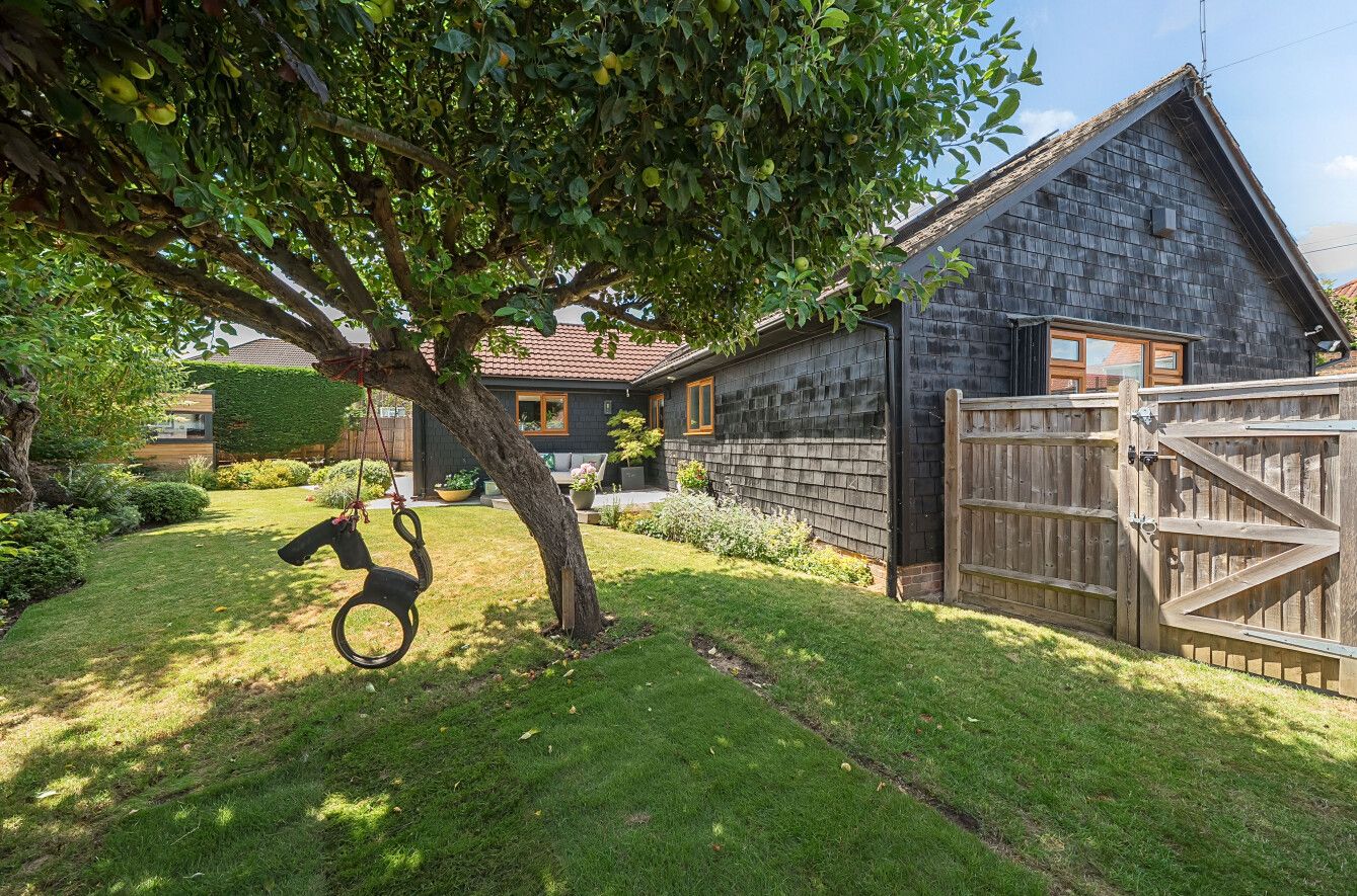 5 bedroom detached bungalow For Sale in Otford - Photograph 14