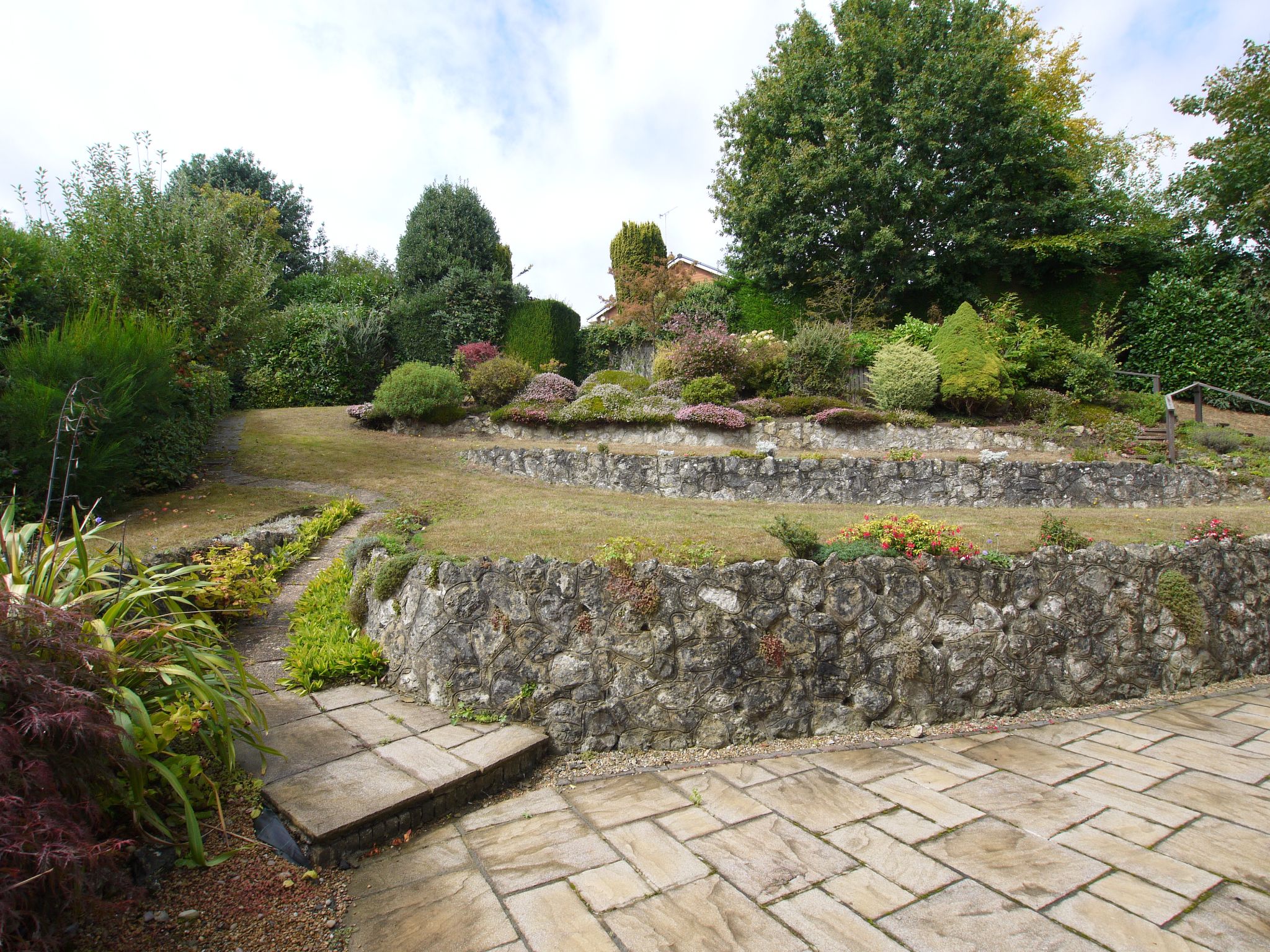 4 bedroom detached house For Sale in Sevenoaks - Photograph 3