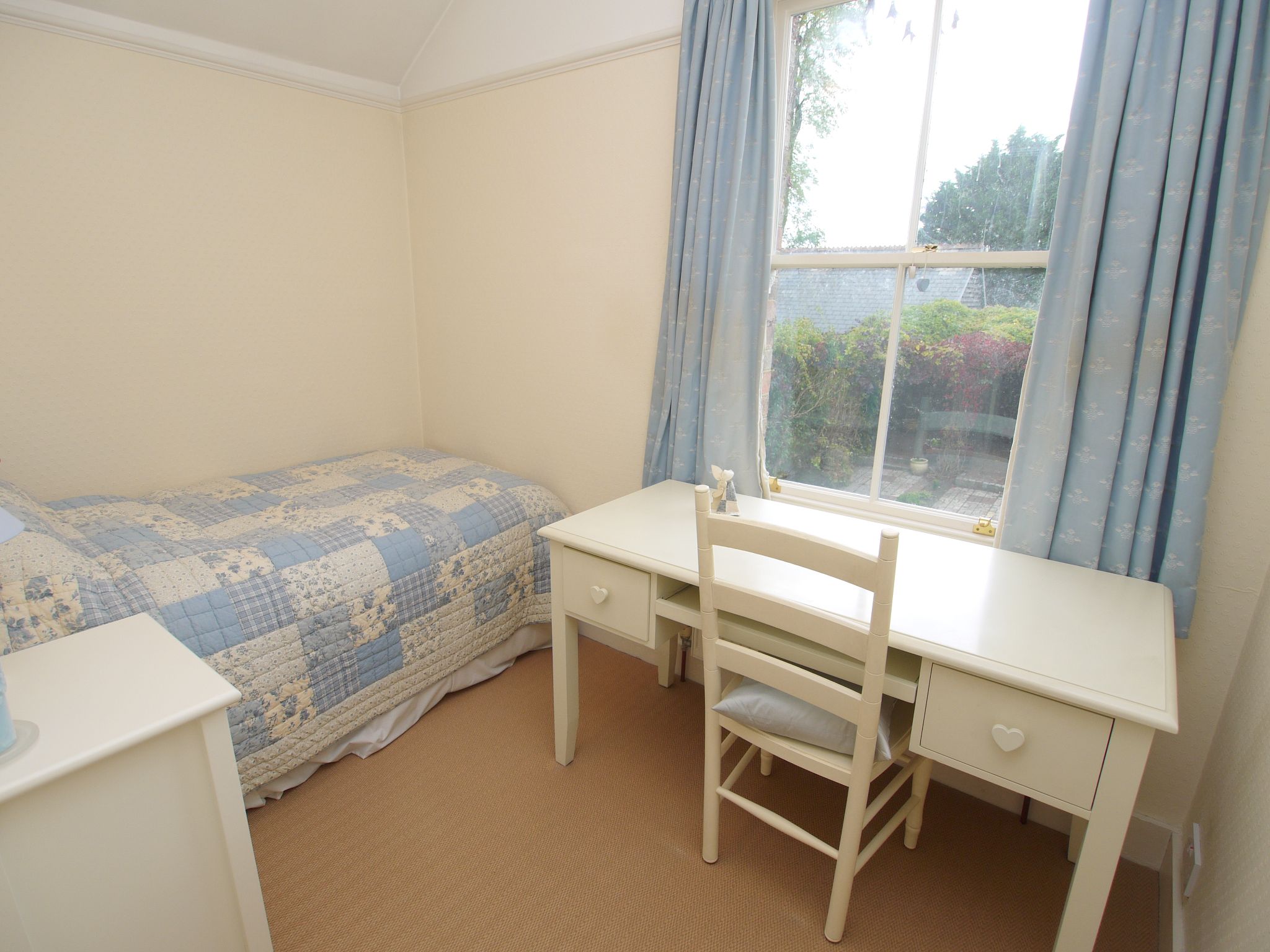 3 bedroom semi-detached house For Sale in Sevenoaks - Photograph 5