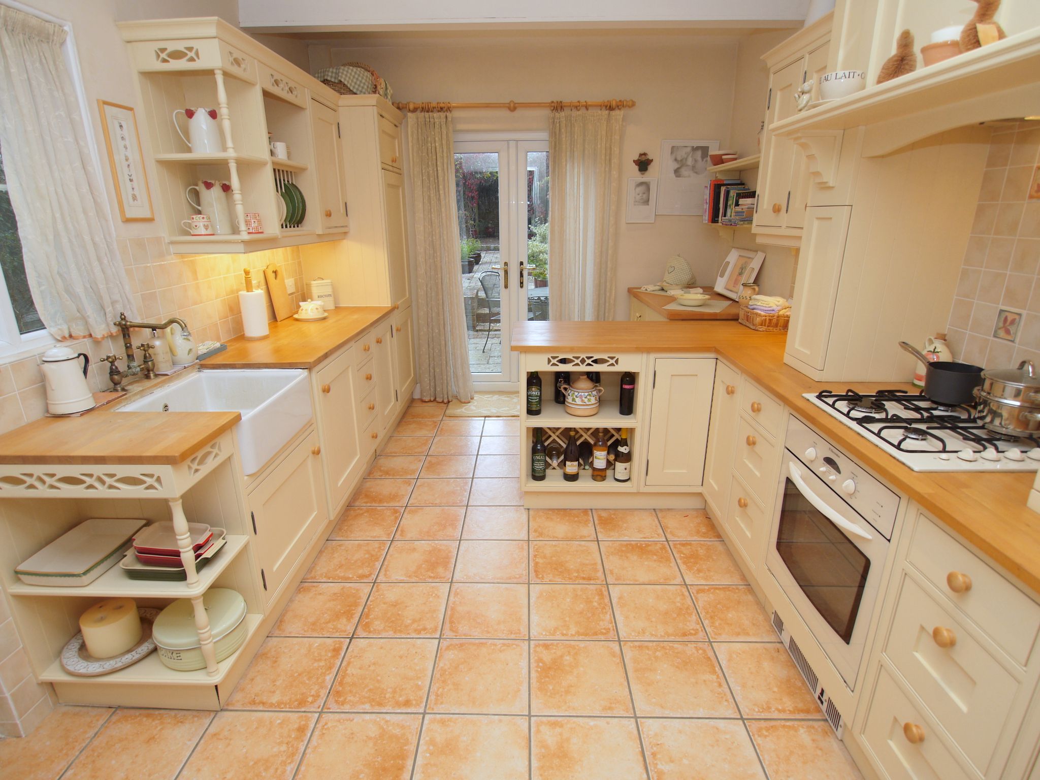 3 bedroom semi-detached house For Sale in Sevenoaks - Photograph 9