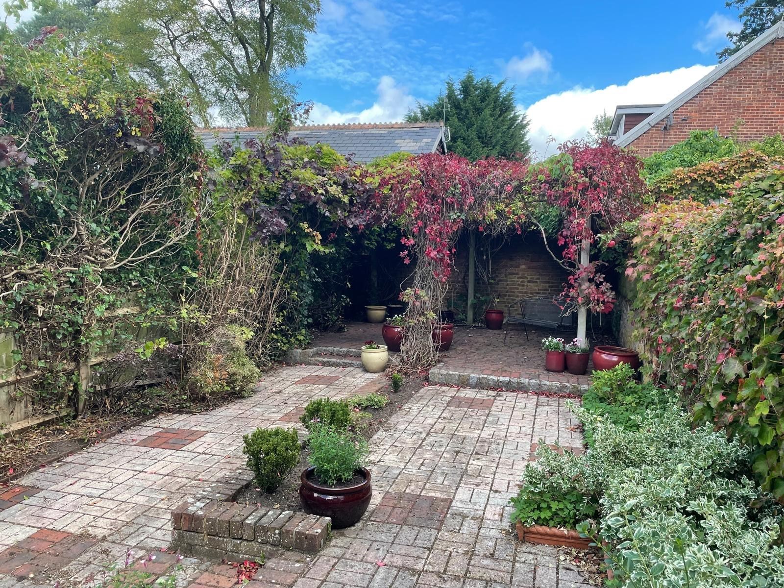 3 bedroom semi-detached house For Sale in Sevenoaks - Photograph 10