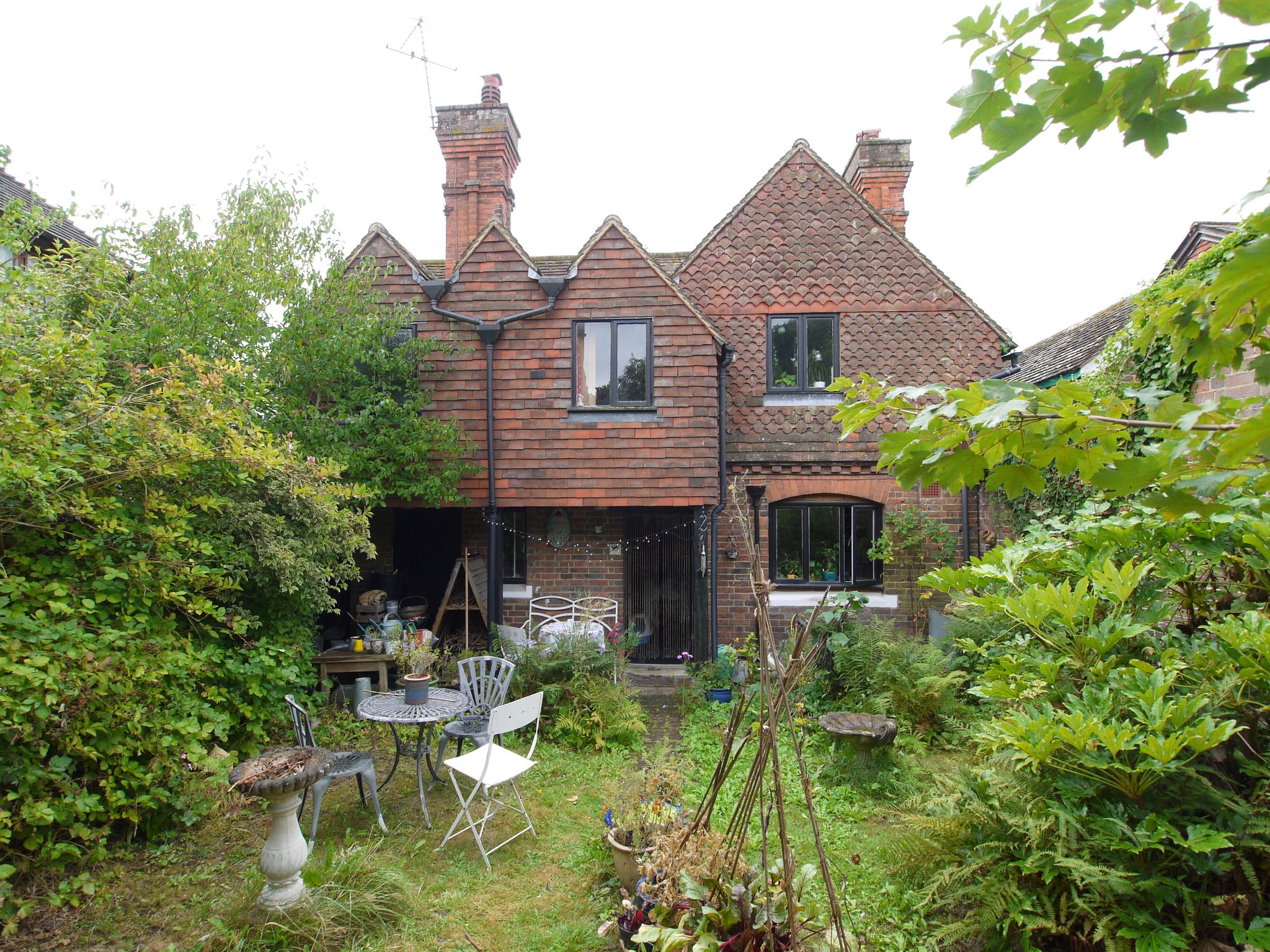 3 bedroom semi-detached house For Sale in Leigh - Photograph 2