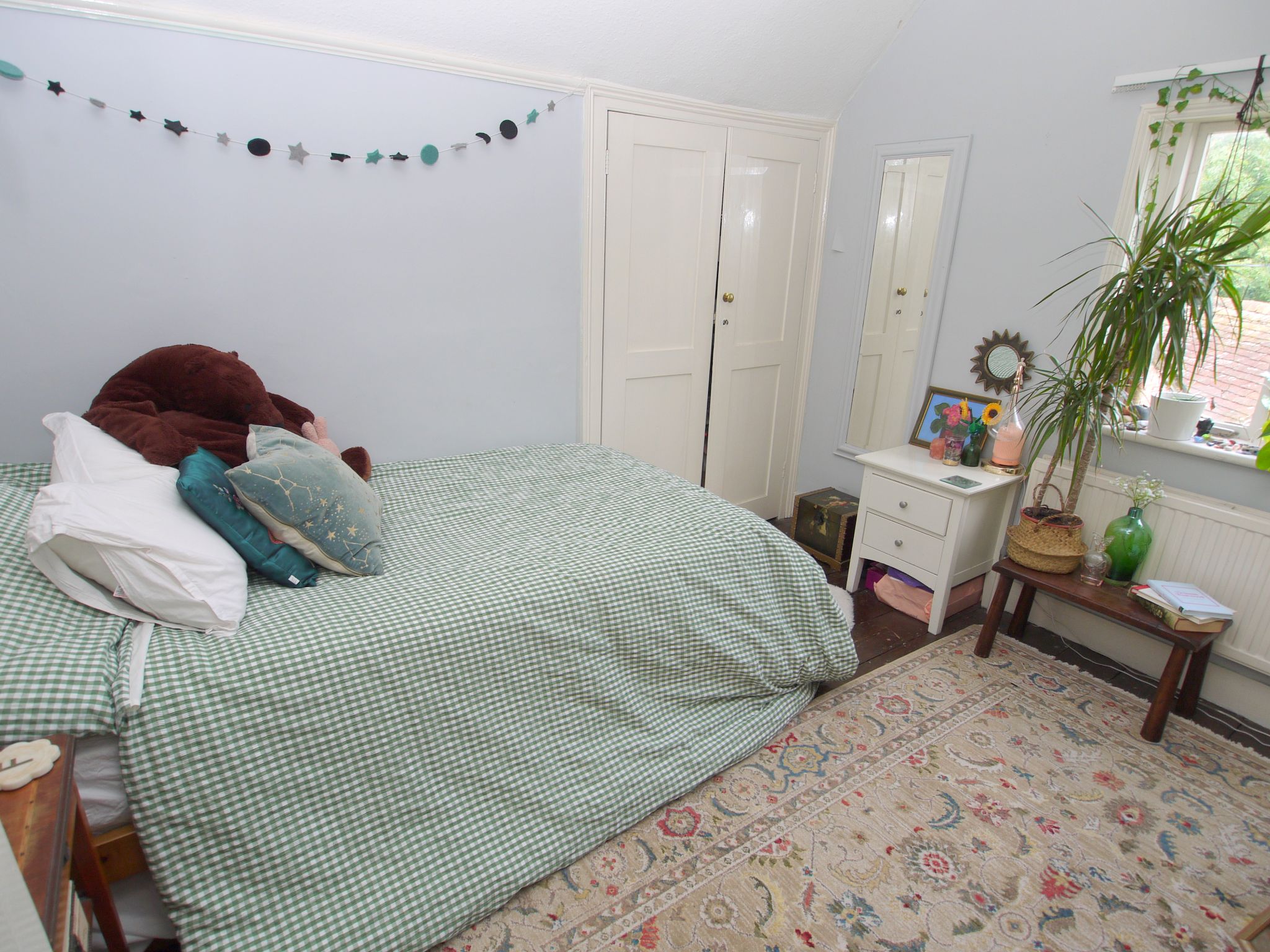 3 bedroom semi-detached house For Sale in Leigh - Photograph 7