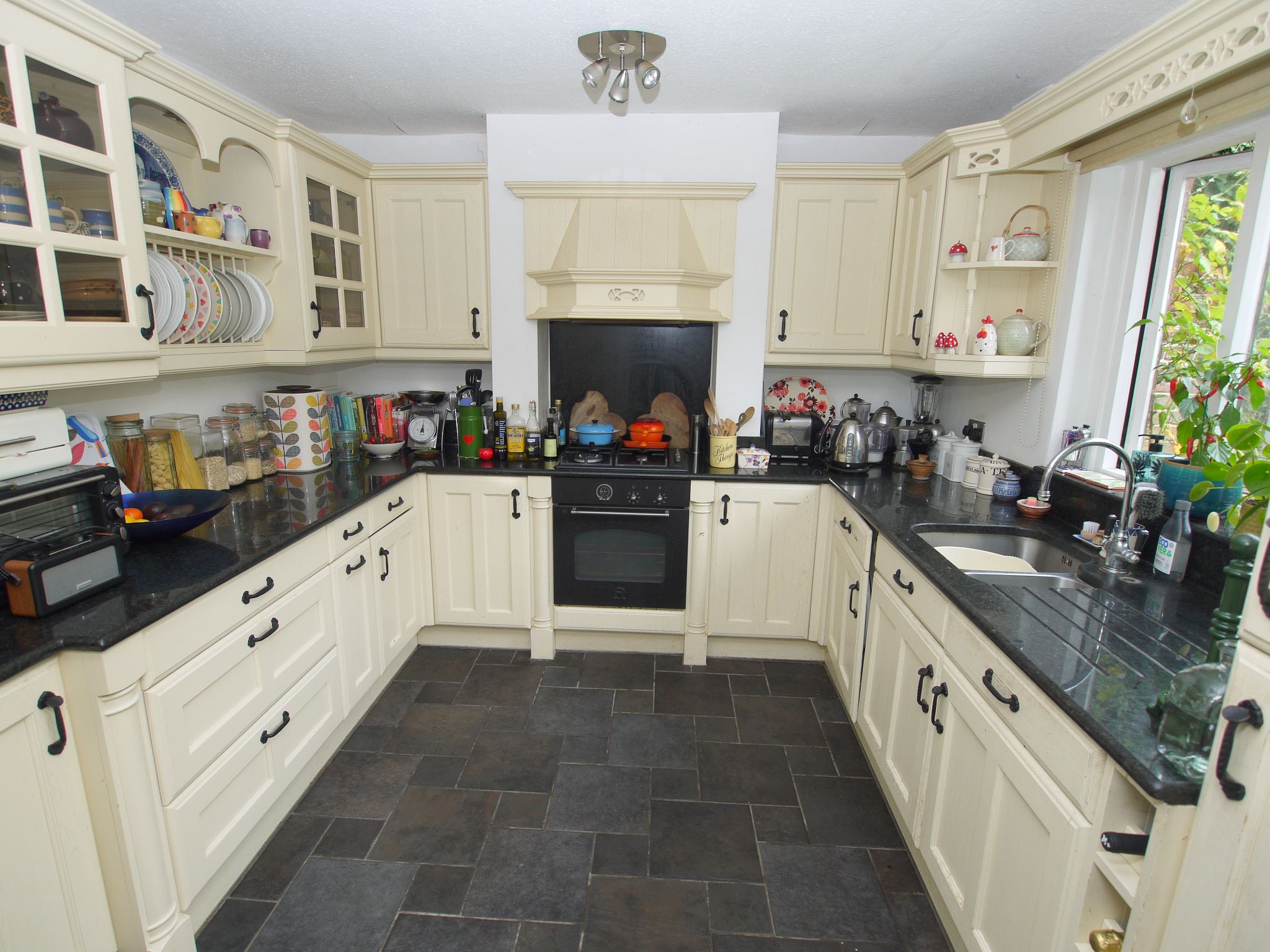 3 bedroom semi-detached house For Sale in Leigh - Photograph 4