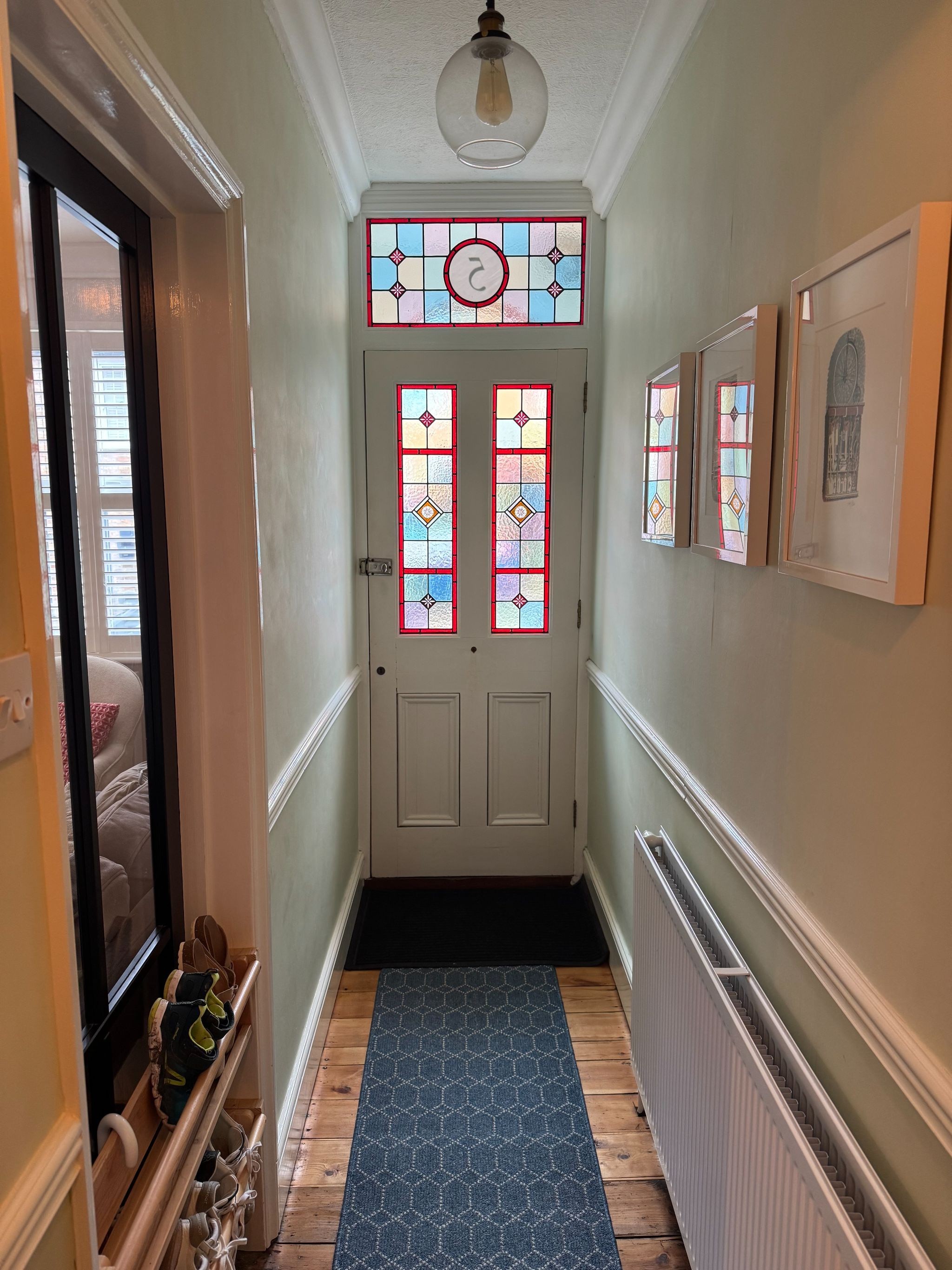 2 bedroom mid terraced house For Sale in Sevenoaks - Photograph 4