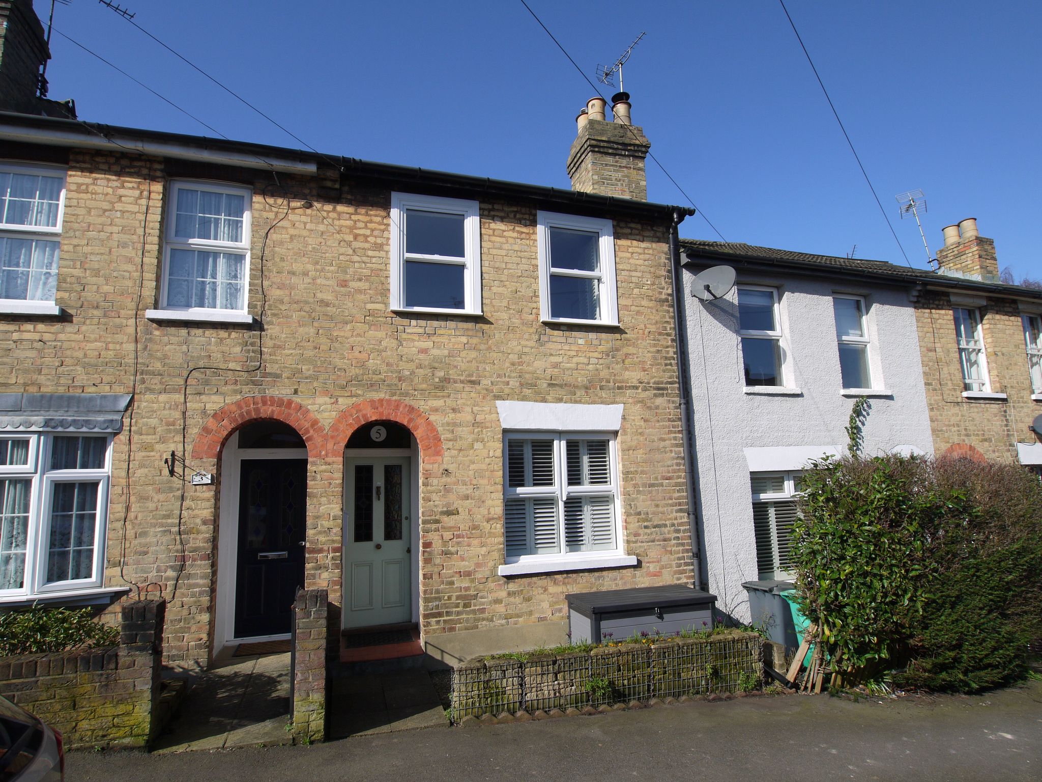 2 bedroom mid terraced house For Sale in Sevenoaks - Property photograph