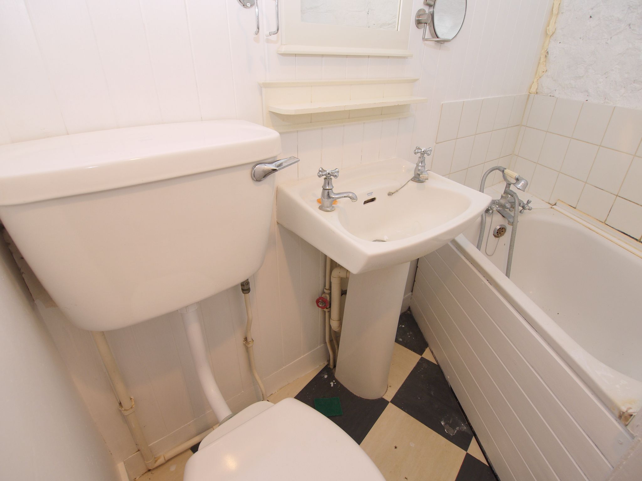 1 bedroom end terraced house To Let in Sevenoaks - Photograph 6