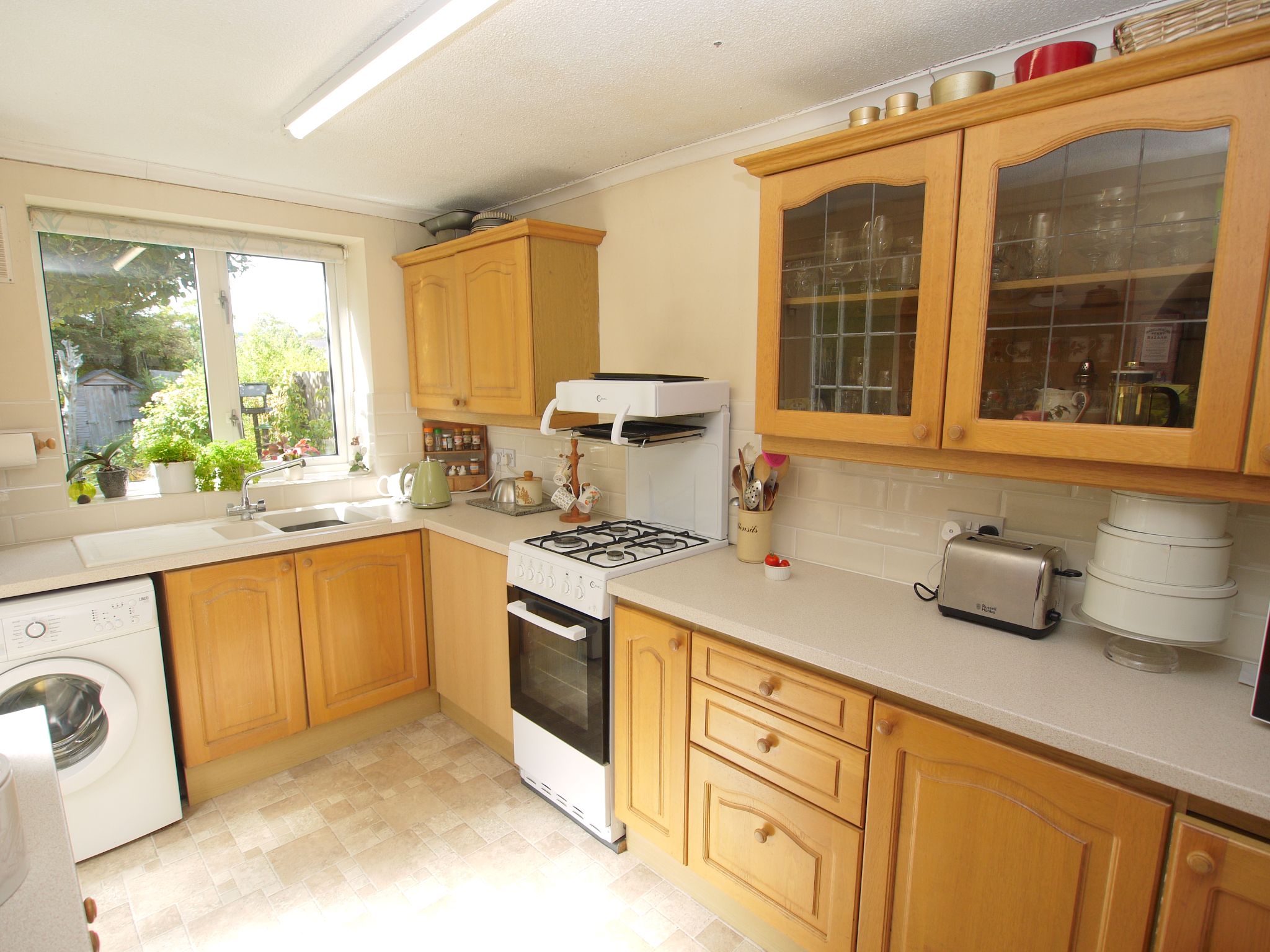 3 bedroom semi-detached house For Sale in Otford - Photograph 3