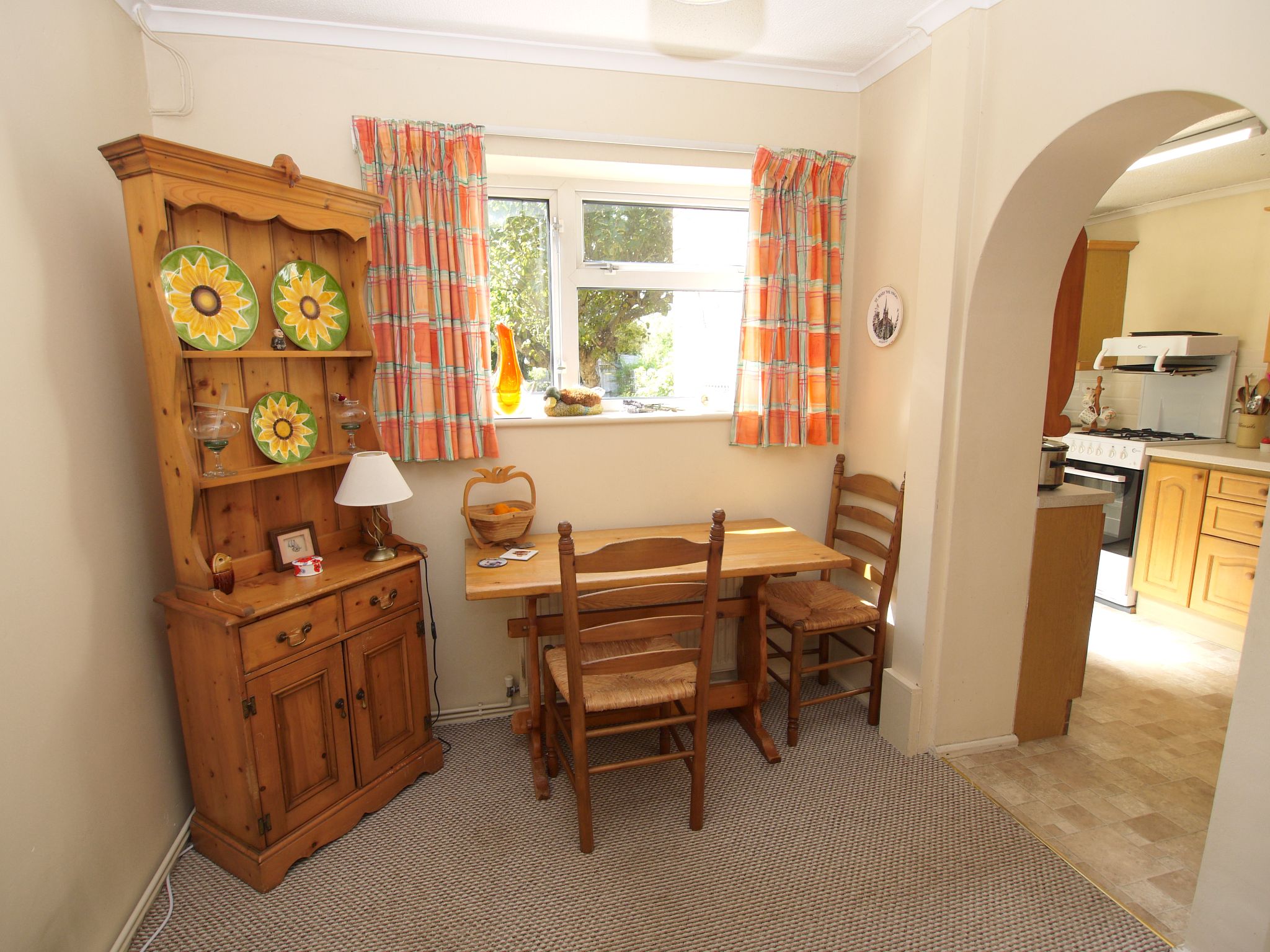 3 bedroom semi-detached house For Sale in Otford - Photograph 4