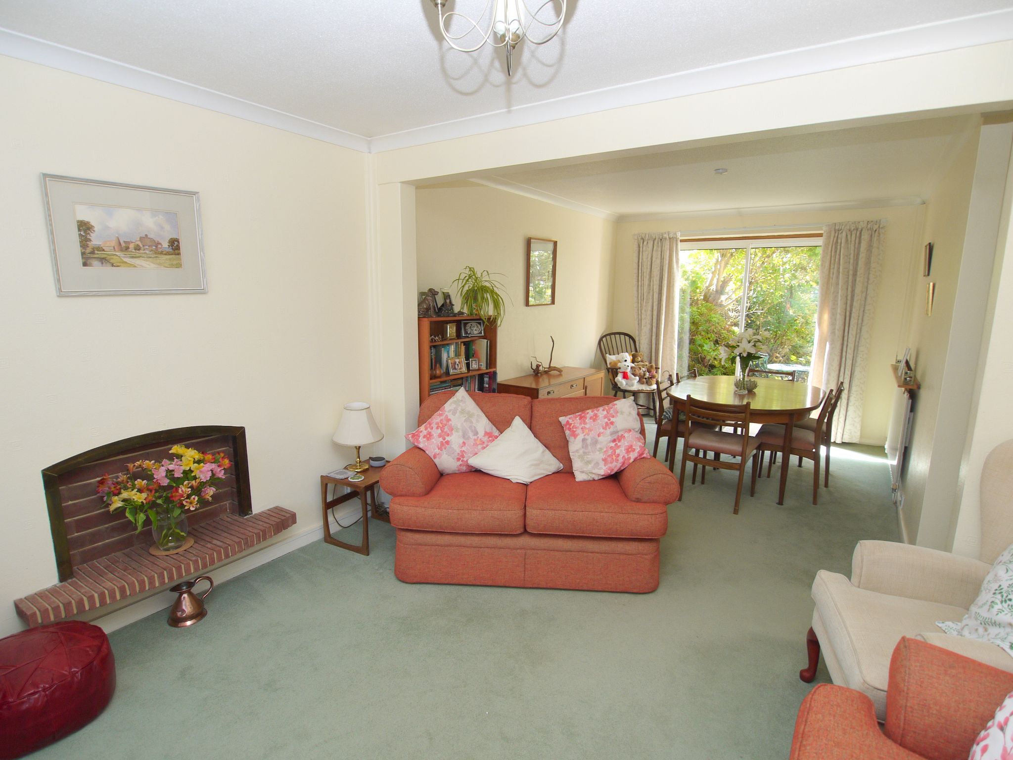 3 bedroom semi-detached house For Sale in Otford - Photograph 2