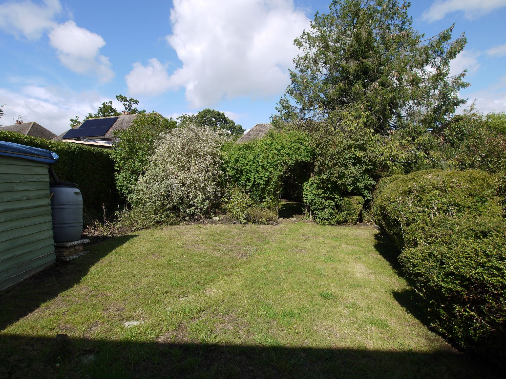 2 bedroom semi-detached house For Sale in Weald - Photograph 2