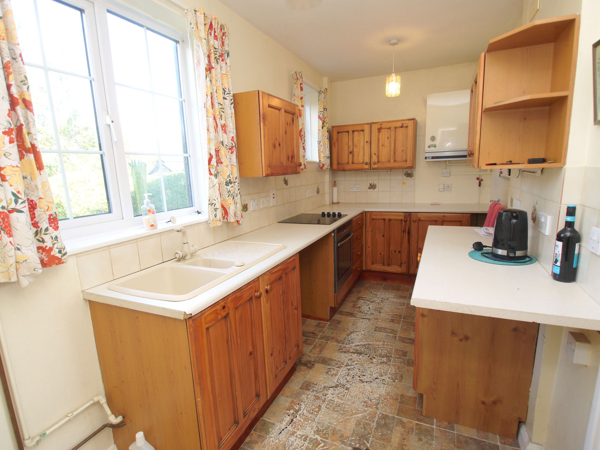 2 bedroom semi-detached house For Sale in Weald - Photograph 4