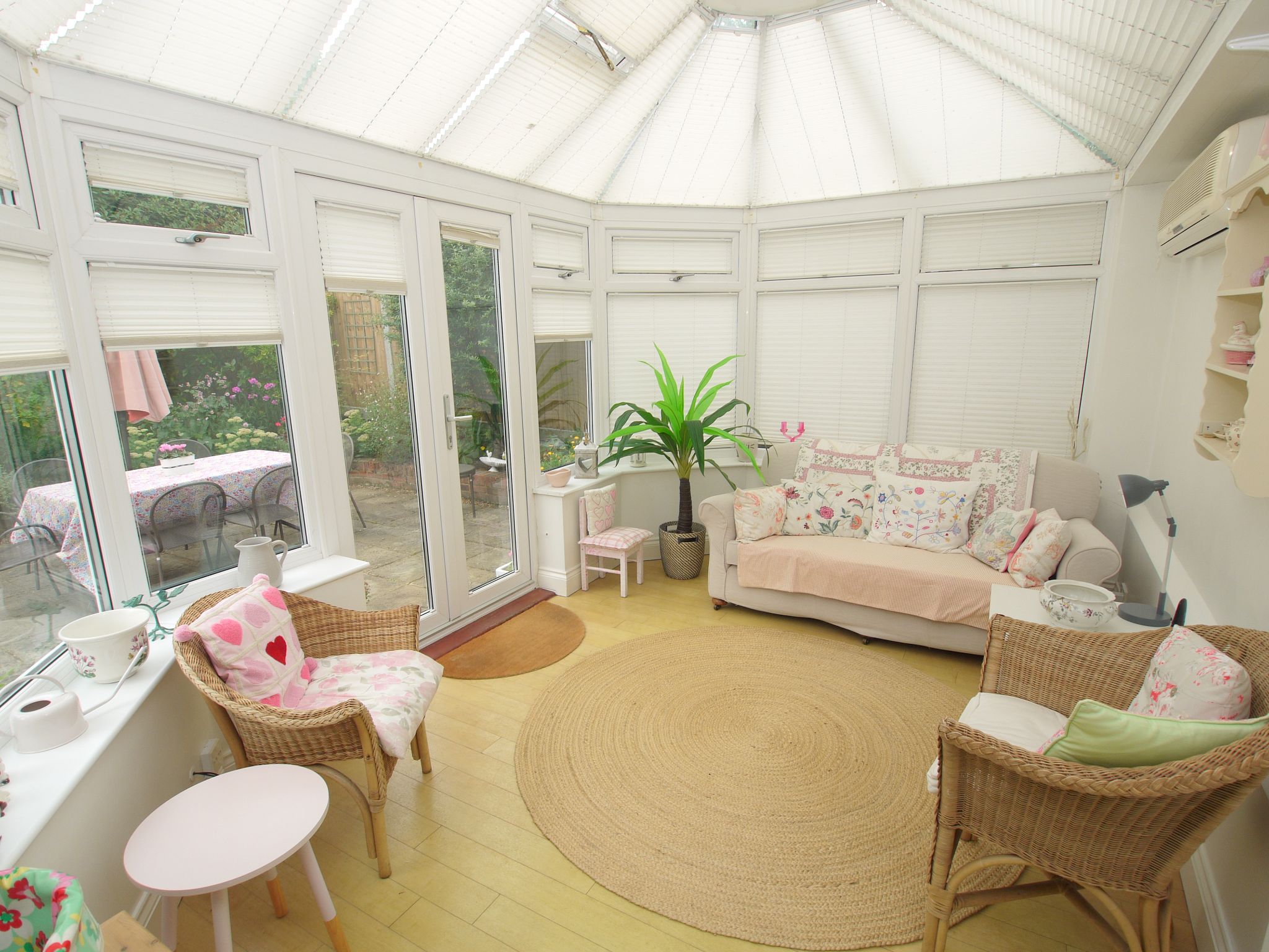 5 bedroom detached house For Sale in Sevenoaks - Photograph 7
