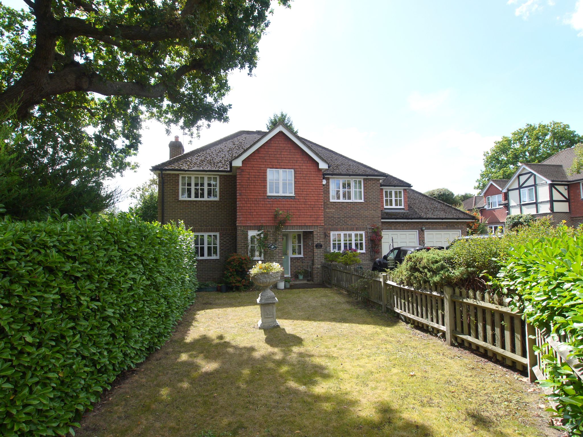 5 bedroom detached house For Sale in Sevenoaks - Photograph 16