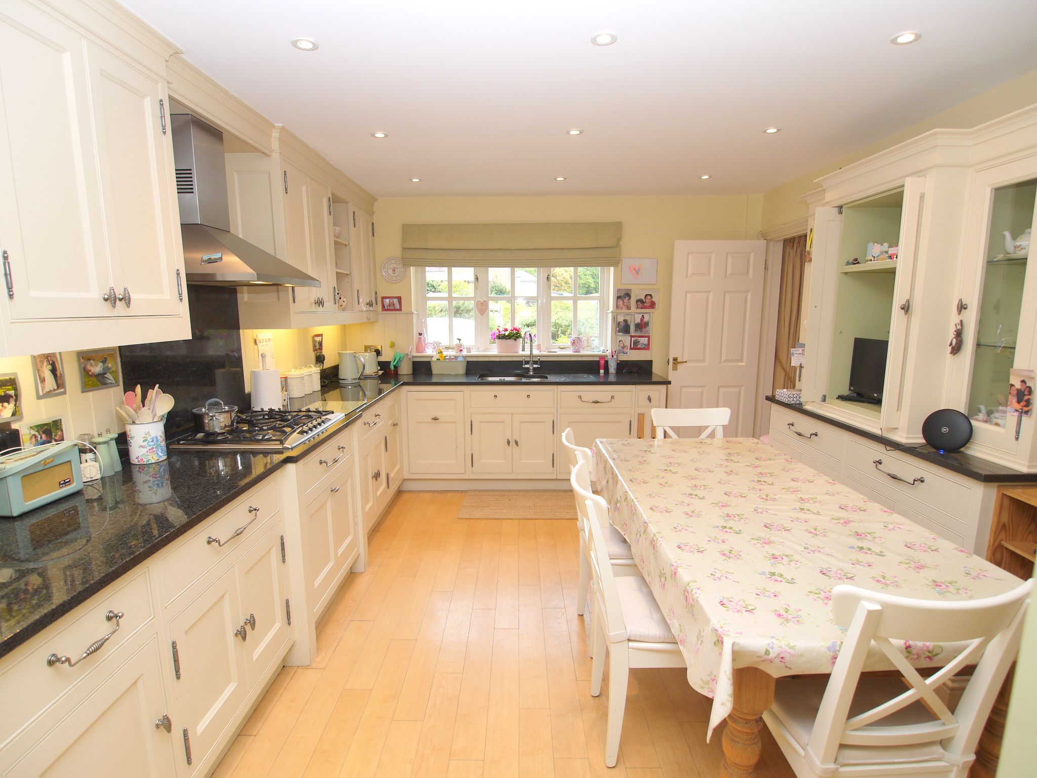 5 bedroom detached house For Sale in Sevenoaks - Property photograph