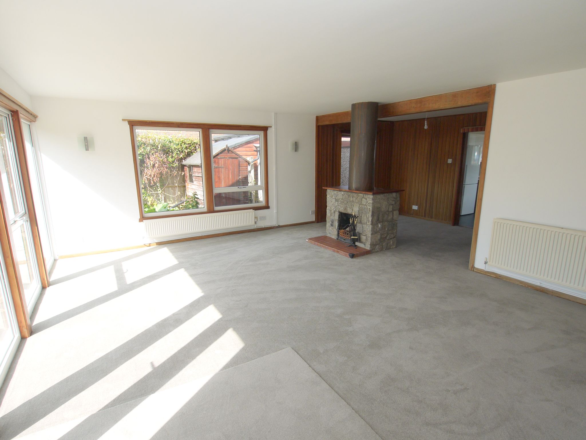 2 bedroom detached bungalow To Let in Sevenoaks - Photograph 8