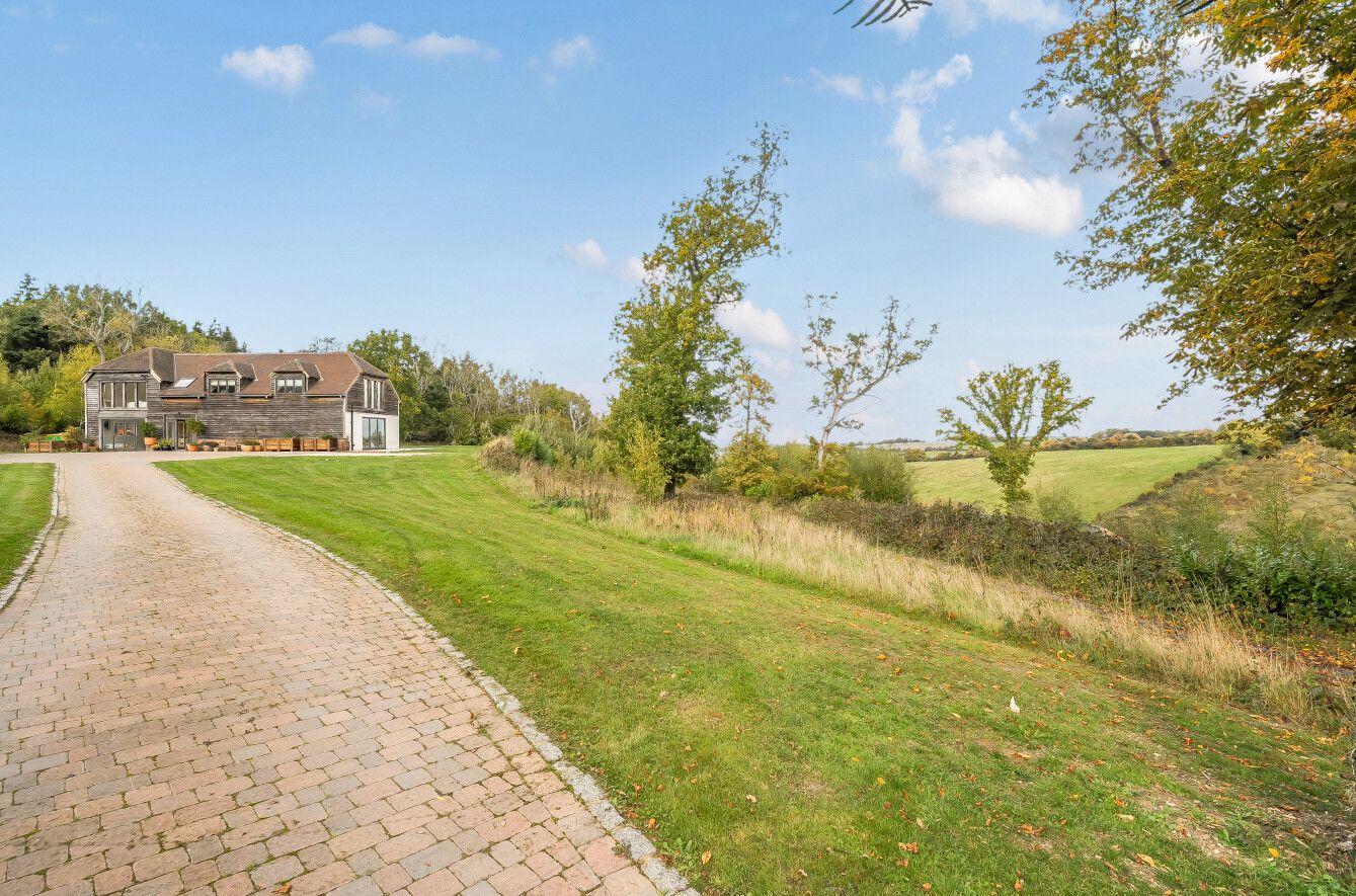 6 bedroom detached house For Sale in Otford Hills - Photograph 11