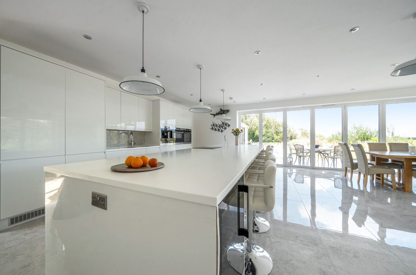6 bedroom detached house For Sale in Otford Hills - Photograph 13