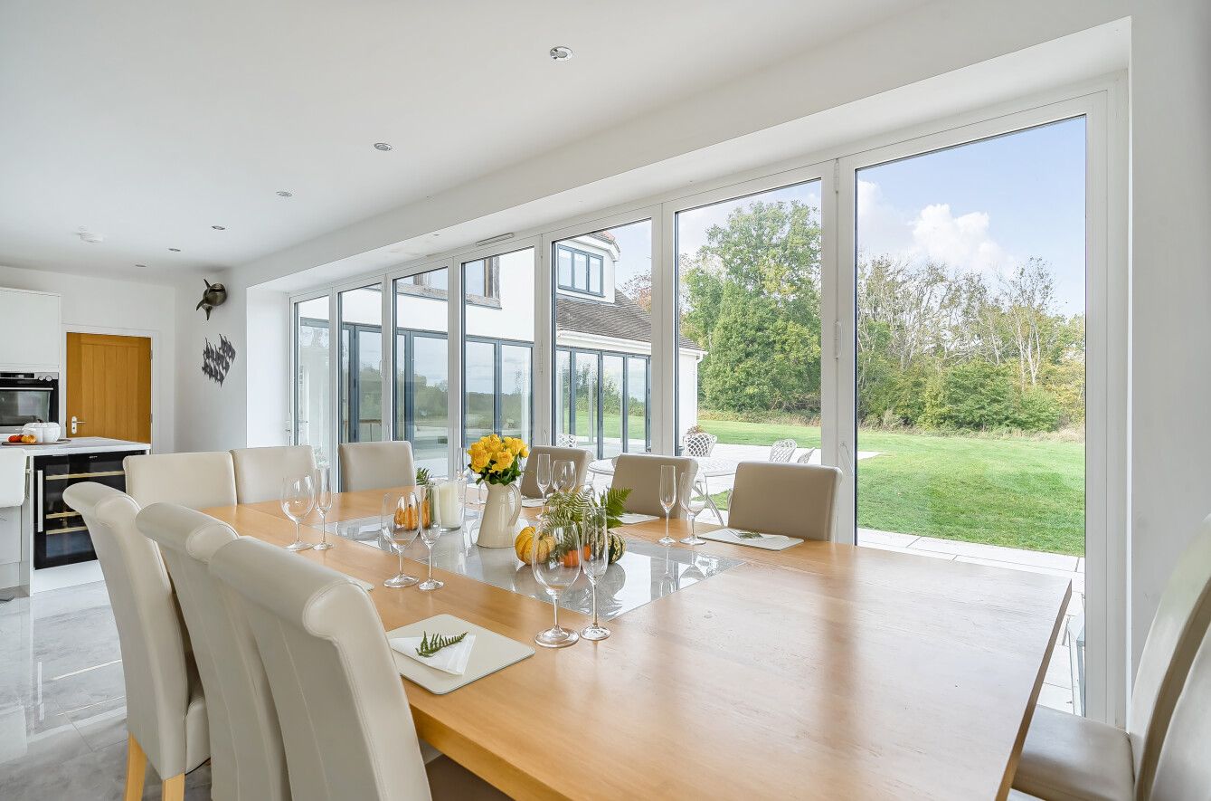 6 bedroom detached house For Sale in Otford Hills - Photograph 3