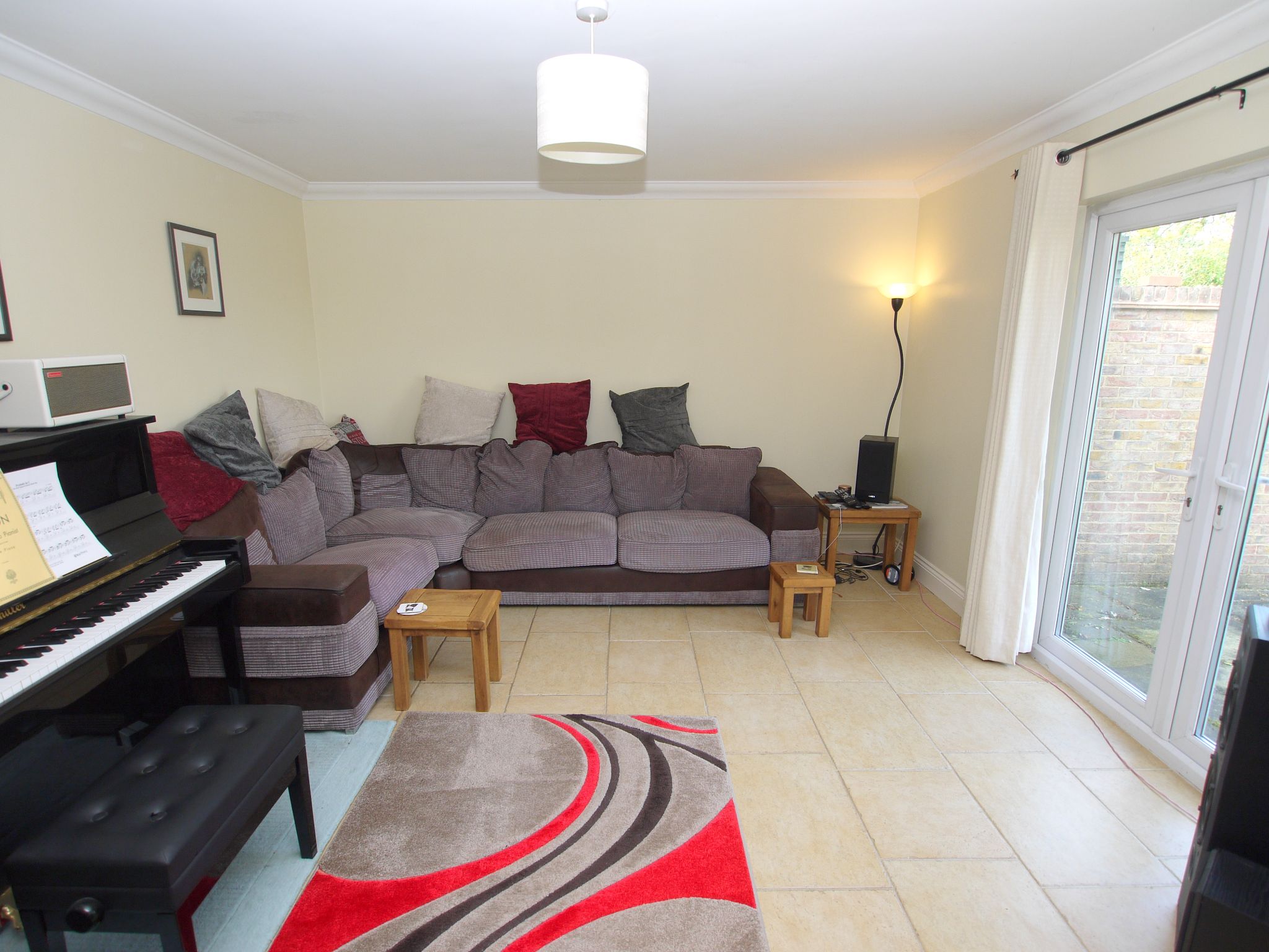 2 bedroom detached bungalow For Sale in Otford Hills - Property photograph